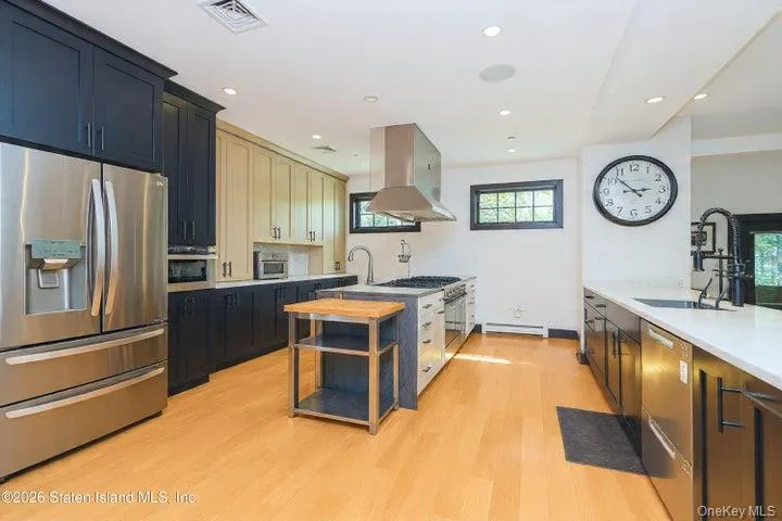 100 Hull Ave, New York, NY, 6 Bedrooms Bedrooms, 14 Rooms Rooms,3 BathroomsBathrooms,Residential,For Rent,Hull Ave,0,1020666 100 Hull Ave, New York, NY, 6 Bedrooms Bedrooms, 14 Rooms Rooms,3 BathroomsBathrooms,Residential,For Rent,Hull Ave,0,1020666