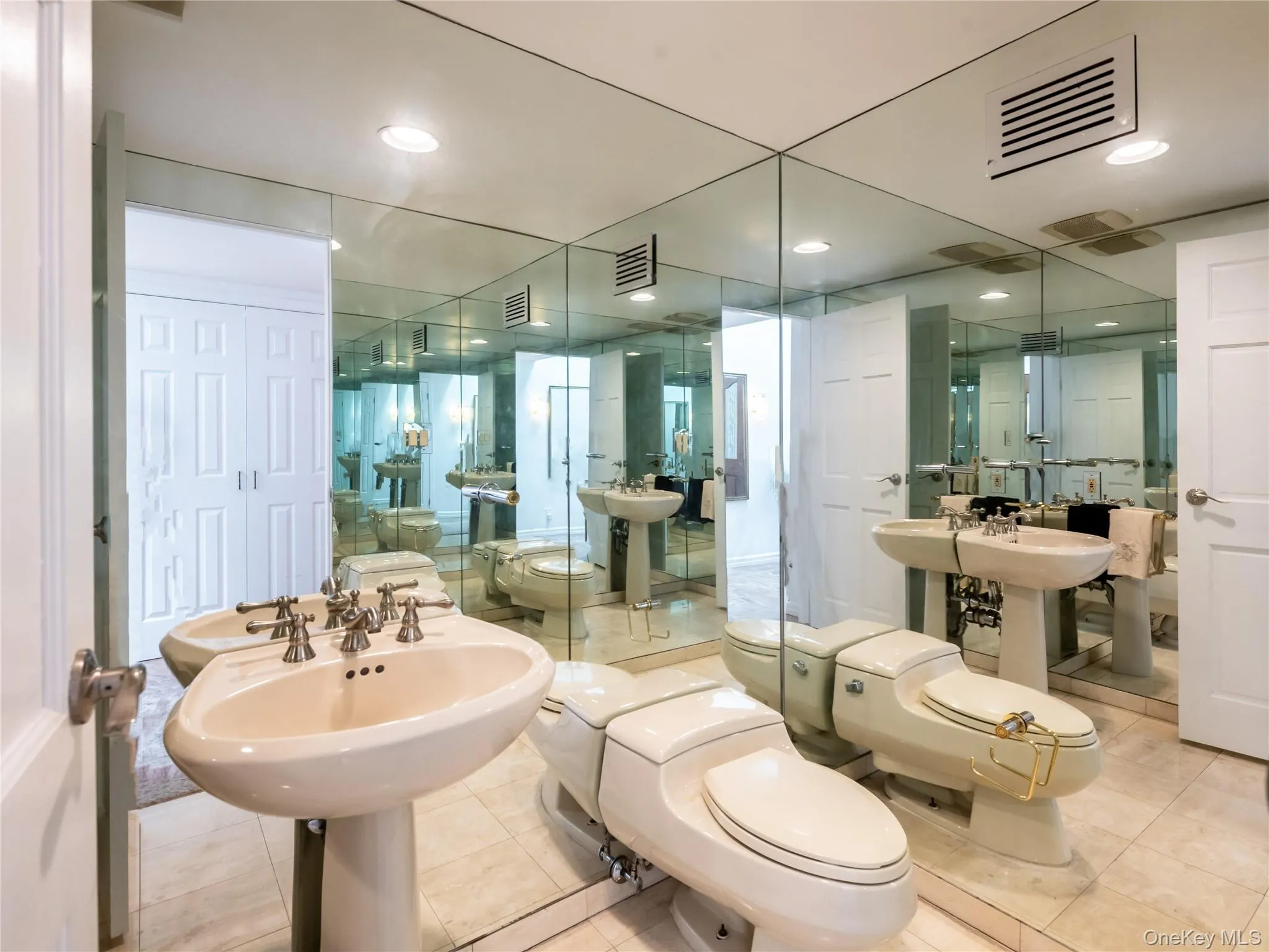 Powder Room Powder Room