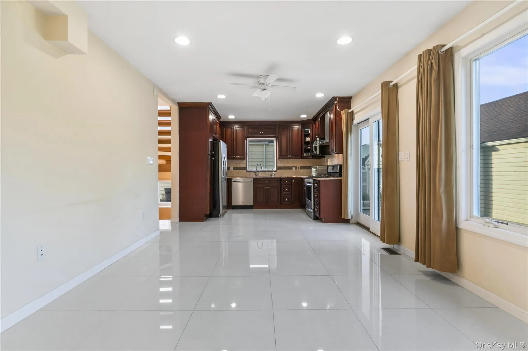 20 Heywood Street, Hempstead, NY, 5 Bedrooms Bedrooms, 7 Rooms Rooms,4 BathroomsBathrooms,Residential,For Rent,Heywood,0,1020669 20 Heywood Street, Hempstead, NY, 5 Bedrooms Bedrooms, 7 Rooms Rooms,4 BathroomsBathrooms,Residential,For Rent,Heywood,0,1020669