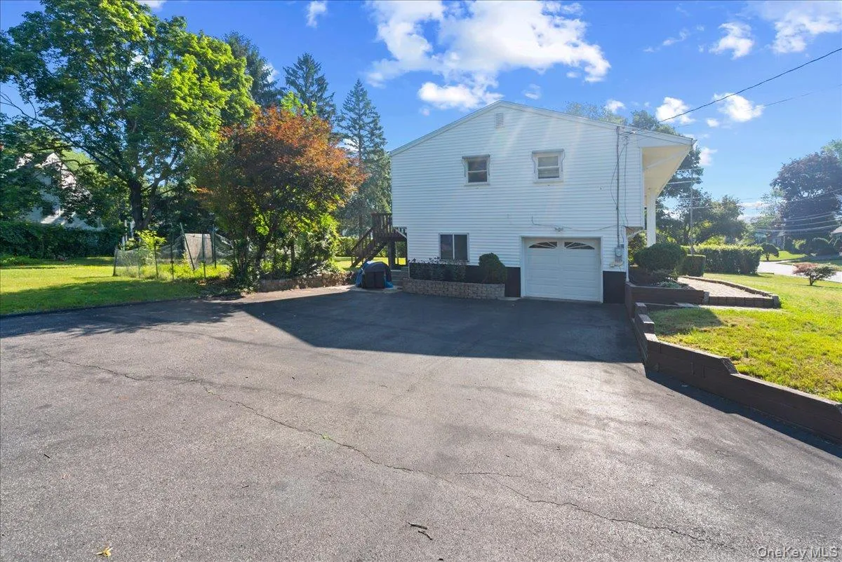 12 Flitt Street, Clarkstown, NY, 4 Bedrooms Bedrooms, 8 Rooms Rooms,2 BathroomsBathrooms,Residential,For Rent,Flitt,0,1020671 12 Flitt Street, Clarkstown, NY, 4 Bedrooms Bedrooms, 8 Rooms Rooms,2 BathroomsBathrooms,Residential,For Rent,Flitt,0,1020671