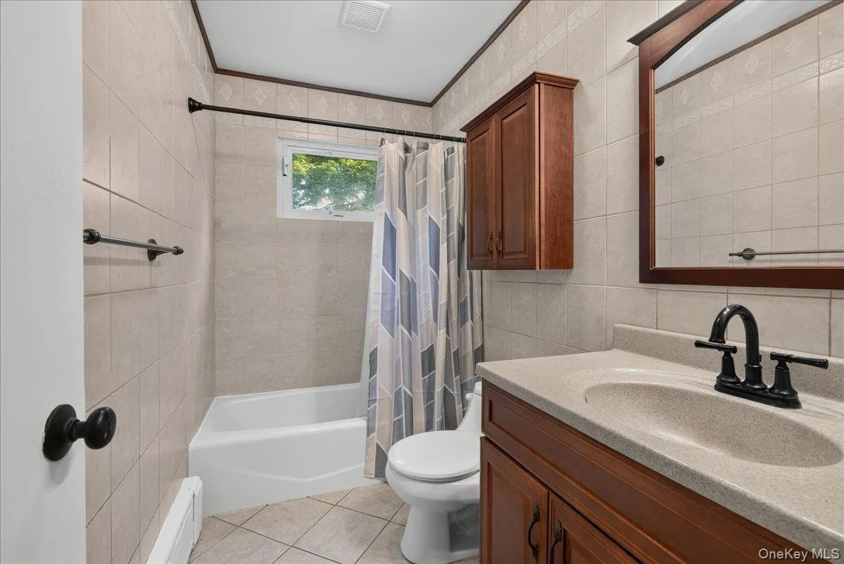 12 Flitt Street, Clarkstown, NY, 4 Bedrooms Bedrooms, 8 Rooms Rooms,2 BathroomsBathrooms,Residential,For Rent,Flitt,0,1020671 12 Flitt Street, Clarkstown, NY, 4 Bedrooms Bedrooms, 8 Rooms Rooms,2 BathroomsBathrooms,Residential,For Rent,Flitt,0,1020671