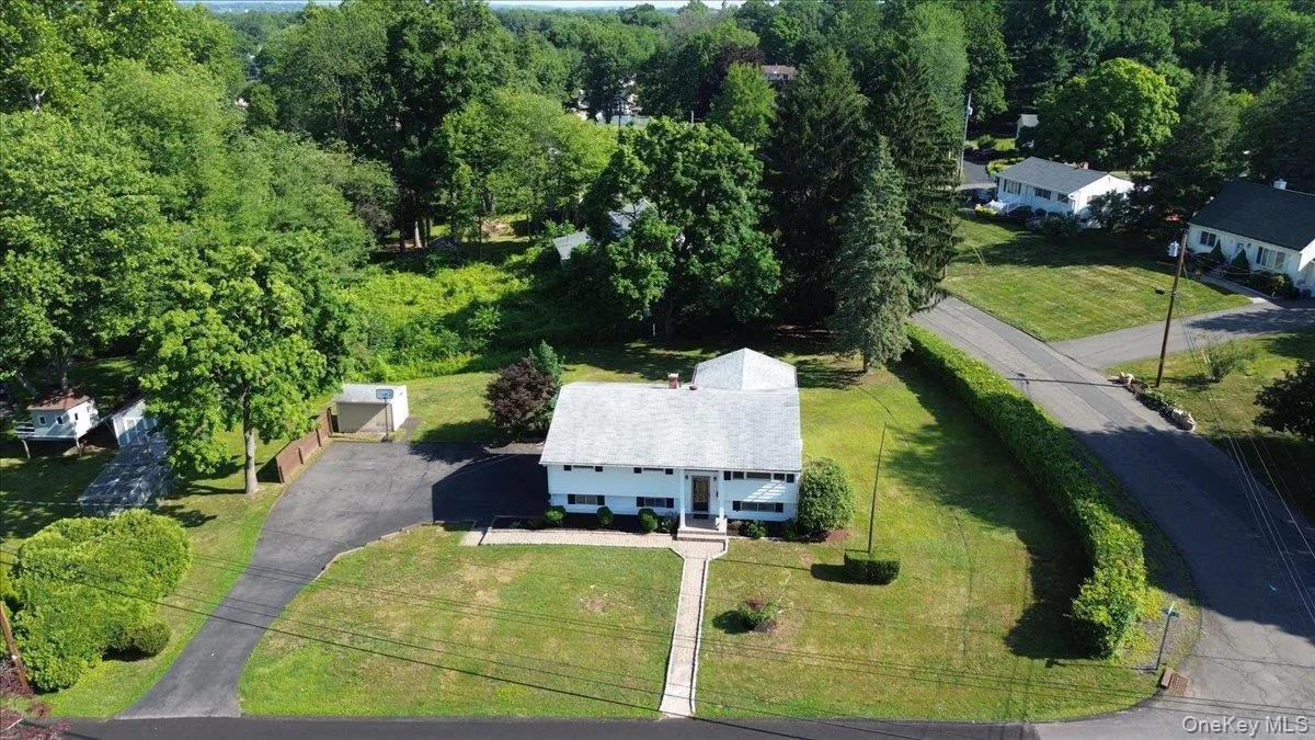 12 Flitt Street, Clarkstown, NY, 4 Bedrooms Bedrooms, 8 Rooms Rooms,2 BathroomsBathrooms,Residential,For Rent,Flitt,0,1020671 12 Flitt Street, Clarkstown, NY, 4 Bedrooms Bedrooms, 8 Rooms Rooms,2 BathroomsBathrooms,Residential,For Rent,Flitt,0,1020671