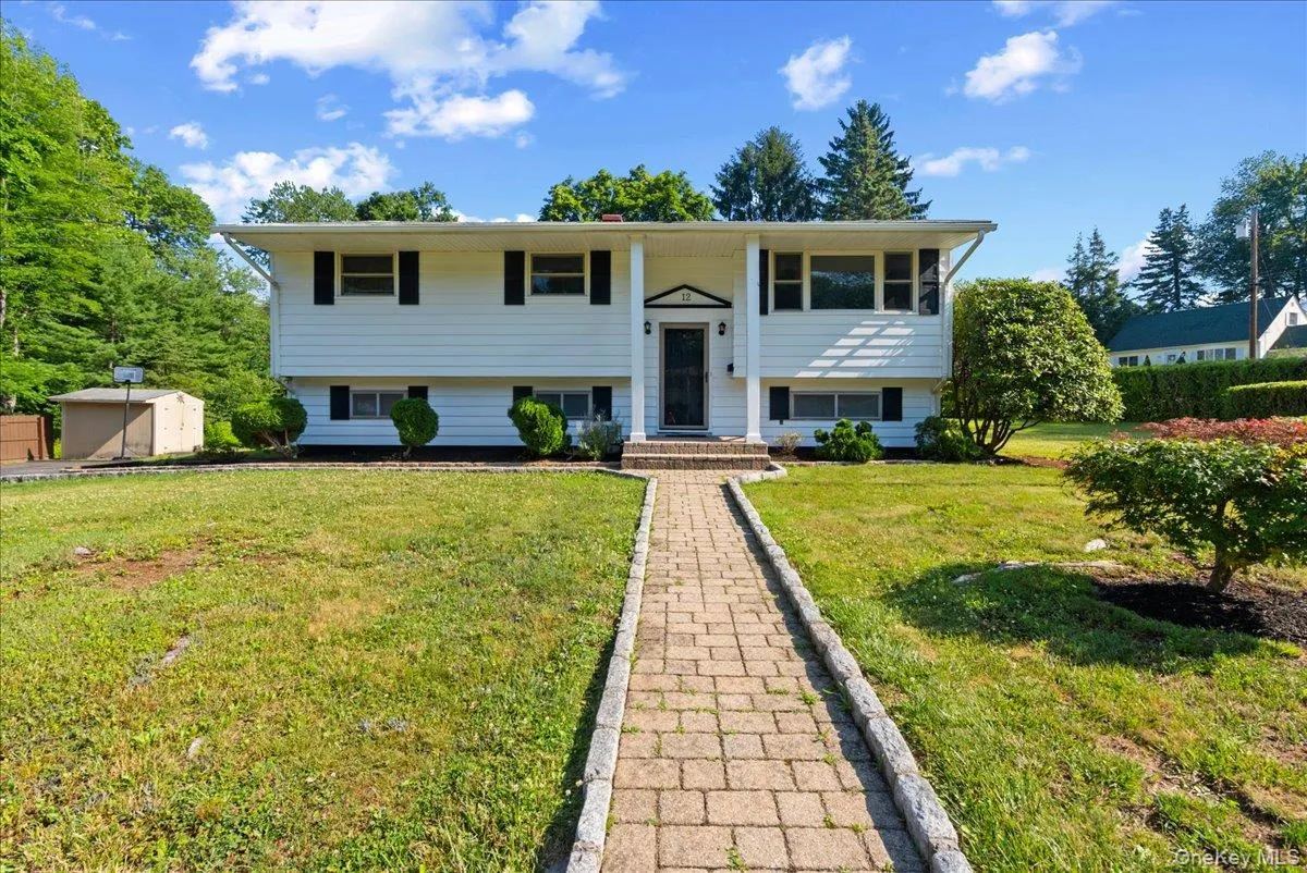 12 Flitt Street, Clarkstown, NY, 4 Bedrooms Bedrooms, 8 Rooms Rooms,2 BathroomsBathrooms,Residential,For Rent,Flitt,0,1020671 12 Flitt Street, Clarkstown, NY, 4 Bedrooms Bedrooms, 8 Rooms Rooms,2 BathroomsBathrooms,Residential,For Rent,Flitt,0,1020671