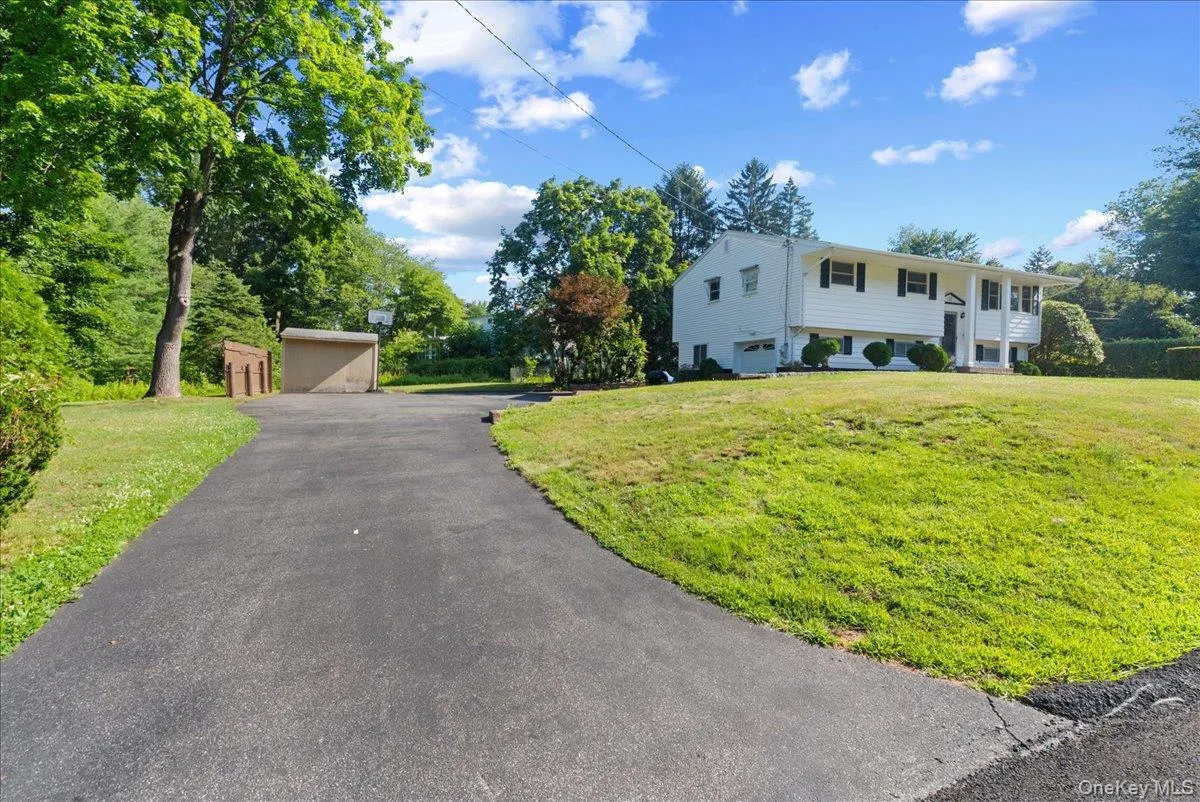12 Flitt Street, Clarkstown, NY, 4 Bedrooms Bedrooms, 8 Rooms Rooms,2 BathroomsBathrooms,Residential,For Rent,Flitt,0,1020671 12 Flitt Street, Clarkstown, NY, 4 Bedrooms Bedrooms, 8 Rooms Rooms,2 BathroomsBathrooms,Residential,For Rent,Flitt,0,1020671