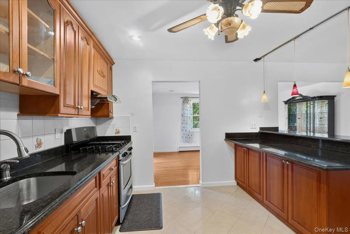 12 Flitt Street, Clarkstown, NY, 4 Bedrooms Bedrooms, 8 Rooms Rooms,2 BathroomsBathrooms,Residential,For Rent,Flitt,0,1020671 12 Flitt Street, Clarkstown, NY, 4 Bedrooms Bedrooms, 8 Rooms Rooms,2 BathroomsBathrooms,Residential,For Rent,Flitt,0,1020671