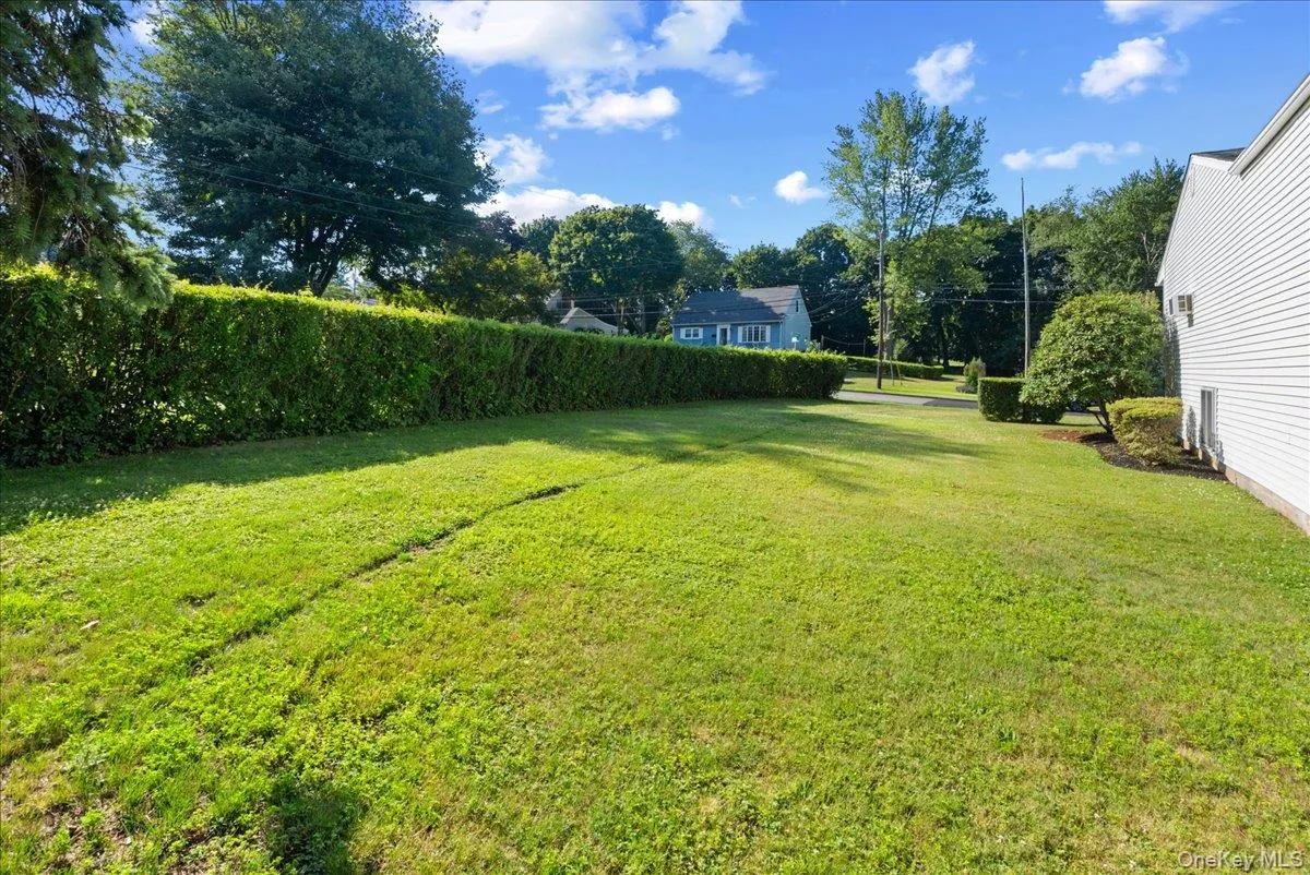 12 Flitt Street, Clarkstown, NY, 4 Bedrooms Bedrooms, 8 Rooms Rooms,2 BathroomsBathrooms,Residential,For Rent,Flitt,0,1020671 12 Flitt Street, Clarkstown, NY, 4 Bedrooms Bedrooms, 8 Rooms Rooms,2 BathroomsBathrooms,Residential,For Rent,Flitt,0,1020671