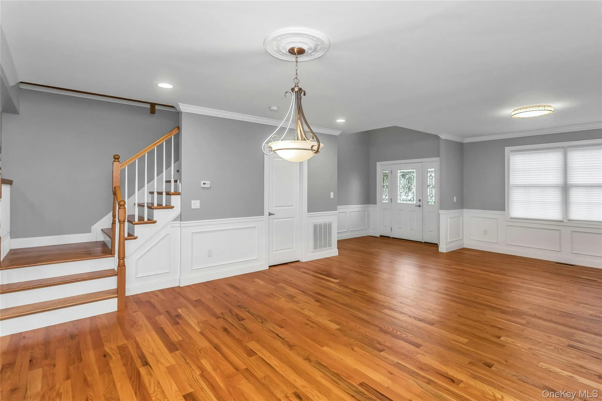 17 Vera Avenue, Oyster Bay, NY, 4 Bedrooms Bedrooms, 11 Rooms Rooms,3 BathroomsBathrooms,Residential,For Rent,Vera,0,1020683 17 Vera Avenue, Oyster Bay, NY, 4 Bedrooms Bedrooms, 11 Rooms Rooms,3 BathroomsBathrooms,Residential,For Rent,Vera,0,1020683