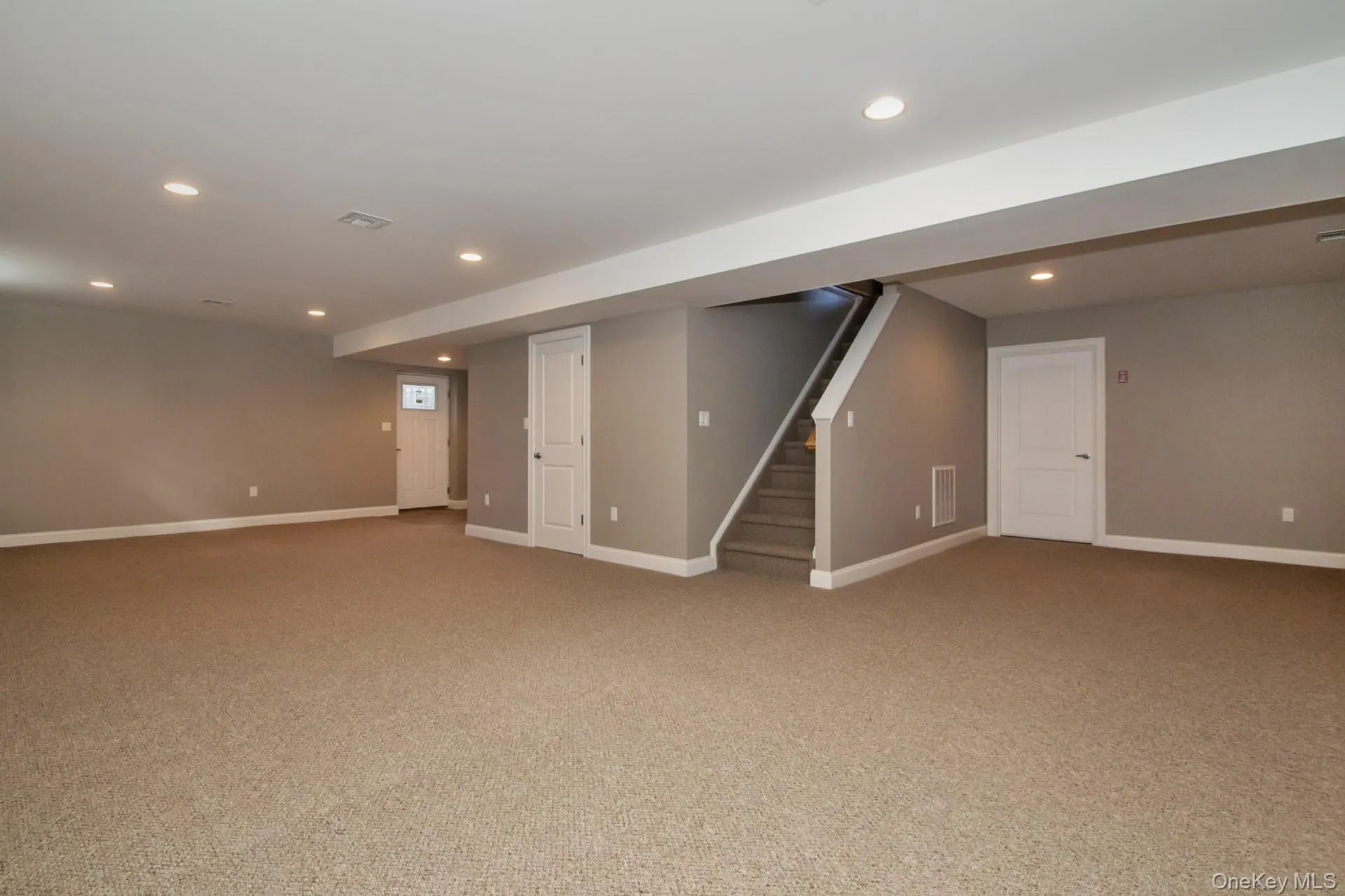 17 Vera Avenue, Oyster Bay, NY, 4 Bedrooms Bedrooms, 11 Rooms Rooms,3 BathroomsBathrooms,Residential,For Rent,Vera,0,1020683 17 Vera Avenue, Oyster Bay, NY, 4 Bedrooms Bedrooms, 11 Rooms Rooms,3 BathroomsBathrooms,Residential,For Rent,Vera,0,1020683