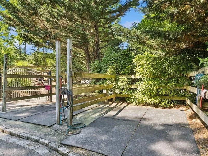 386 Bread And Cheese Hollow Road, Huntington, NY, 5 Bedrooms Bedrooms, 10 Rooms Rooms,2 BathroomsBathrooms,Residential,For Rent,Bread And Cheese Hollow,0,1020684 386 Bread And Cheese Hollow Road, Huntington, NY, 5 Bedrooms Bedrooms, 10 Rooms Rooms,2 BathroomsBathrooms,Residential,For Rent,Bread And Cheese Hollow,0,1020684
