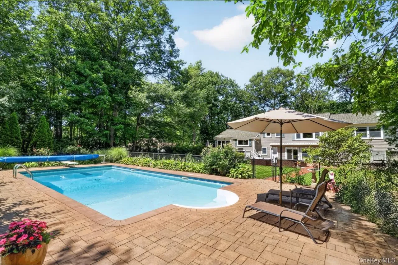 68 Bankside Drive, Huntington, NY, 5 Bedrooms Bedrooms, 10 Rooms Rooms,3 BathroomsBathrooms,Residential,For Rent,Bankside,0,1020691 68 Bankside Drive, Huntington, NY, 5 Bedrooms Bedrooms, 10 Rooms Rooms,3 BathroomsBathrooms,Residential,For Rent,Bankside,0,1020691