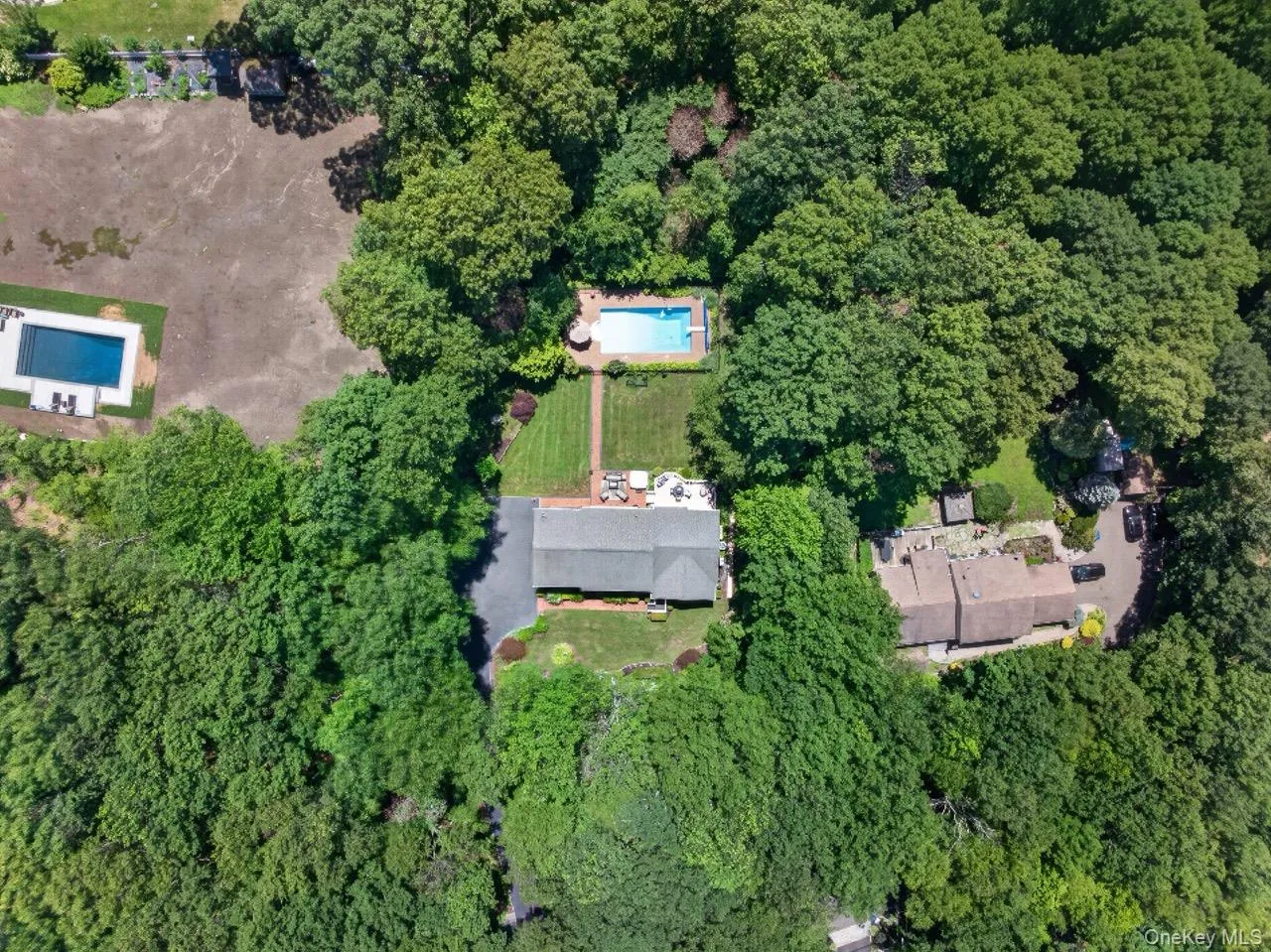 68 Bankside Drive, Huntington, NY, 5 Bedrooms Bedrooms, 10 Rooms Rooms,3 BathroomsBathrooms,Residential,For Rent,Bankside,0,1020691 68 Bankside Drive, Huntington, NY, 5 Bedrooms Bedrooms, 10 Rooms Rooms,3 BathroomsBathrooms,Residential,For Rent,Bankside,0,1020691