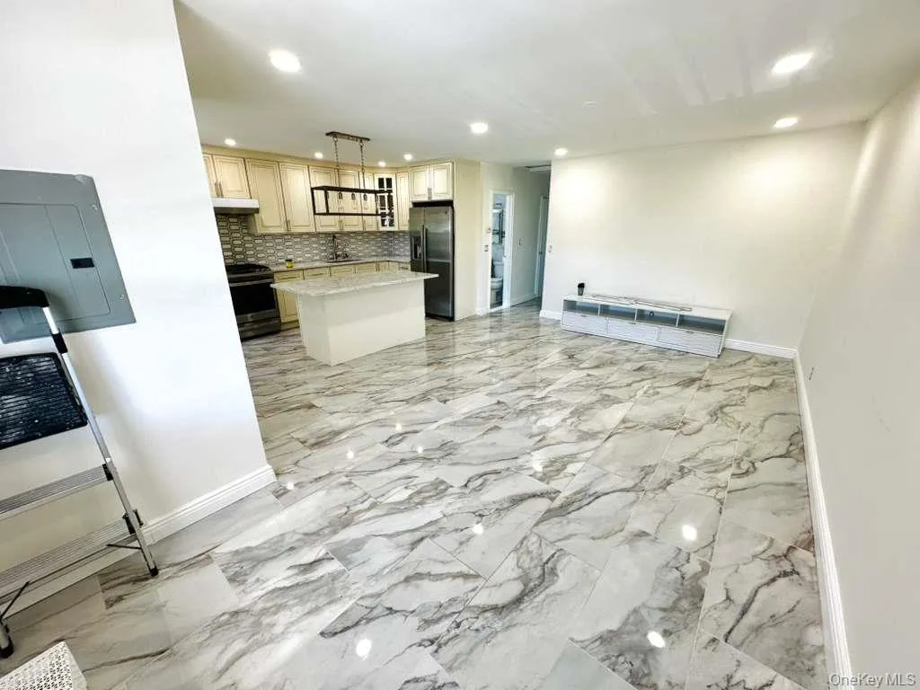 25-33 77th, New York, NY, 2 Bedrooms Bedrooms, 3 Rooms Rooms,1 BathroomBathrooms,Residential Lease,For Rent,77th,0,1020693 25-33 77th, New York, NY, 2 Bedrooms Bedrooms, 3 Rooms Rooms,1 BathroomBathrooms,Residential Lease,For Rent,77th,0,1020693
