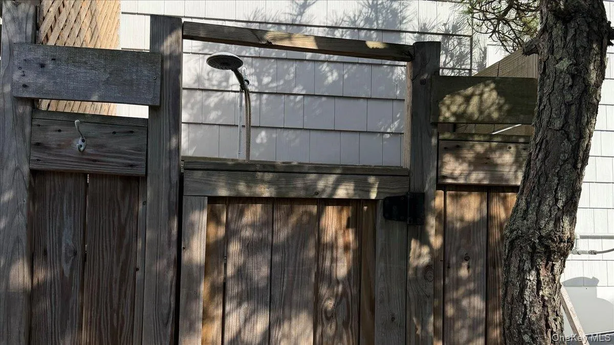 72 Circle Drive, Babylon, NY, 4 Bedrooms Bedrooms, 12 Rooms Rooms,3 BathroomsBathrooms,Residential,For Rent,Circle,0,1020694 72 Circle Drive, Babylon, NY, 4 Bedrooms Bedrooms, 12 Rooms Rooms,3 BathroomsBathrooms,Residential,For Rent,Circle,0,1020694
