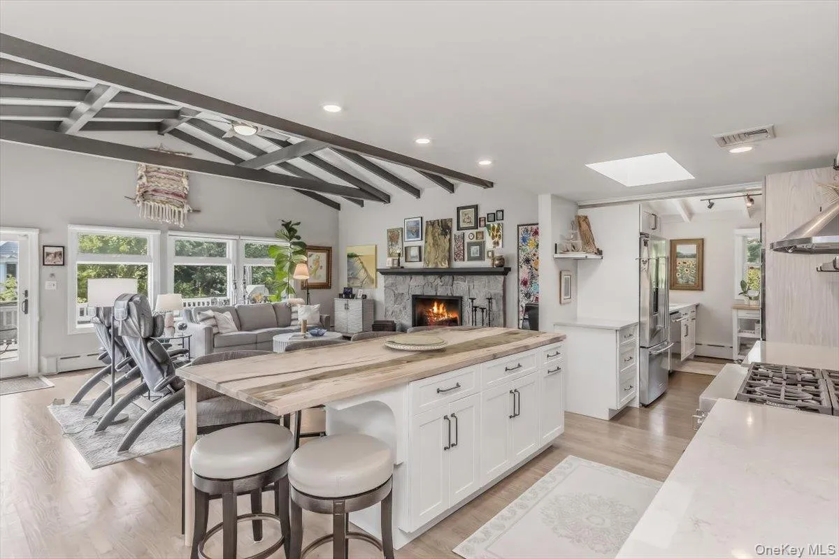 72 Circle Drive, Babylon, NY, 4 Bedrooms Bedrooms, 12 Rooms Rooms,3 BathroomsBathrooms,Residential,For Rent,Circle,0,1020694 72 Circle Drive, Babylon, NY, 4 Bedrooms Bedrooms, 12 Rooms Rooms,3 BathroomsBathrooms,Residential,For Rent,Circle,0,1020694