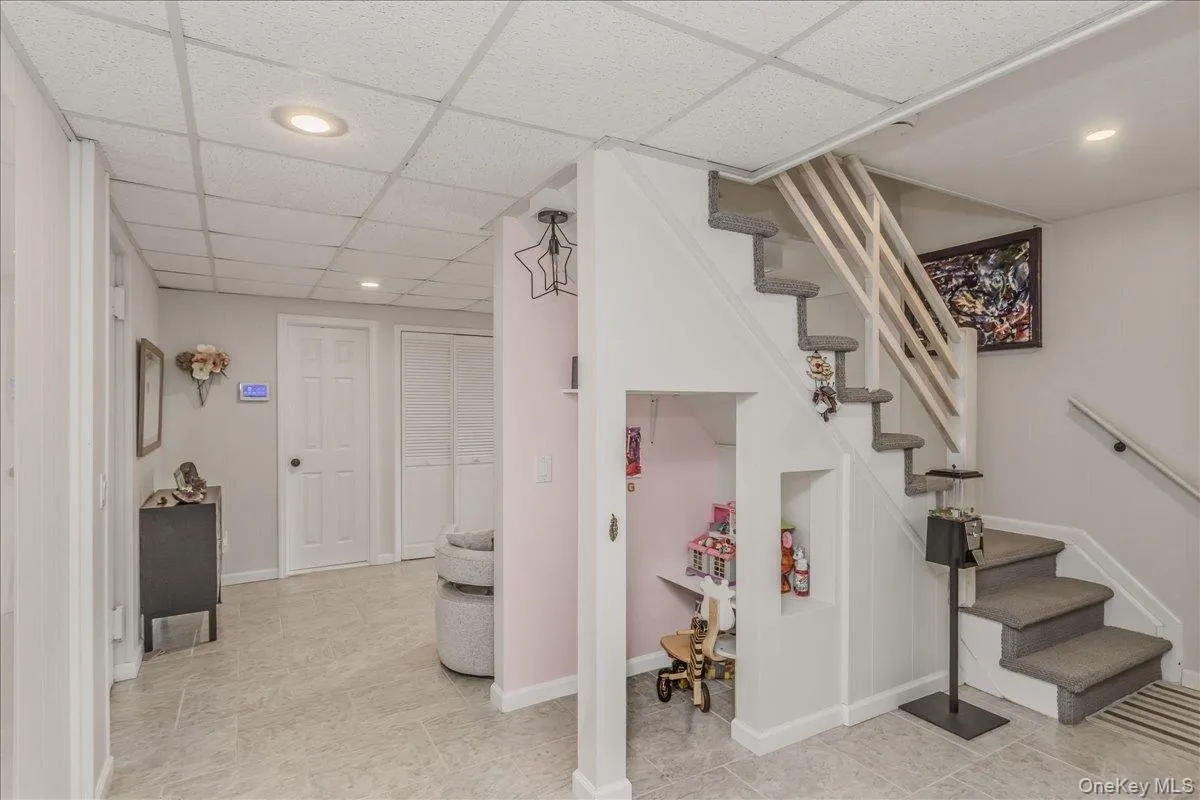 72 Circle Drive, Babylon, NY, 4 Bedrooms Bedrooms, 12 Rooms Rooms,3 BathroomsBathrooms,Residential,For Rent,Circle,0,1020694 72 Circle Drive, Babylon, NY, 4 Bedrooms Bedrooms, 12 Rooms Rooms,3 BathroomsBathrooms,Residential,For Rent,Circle,0,1020694