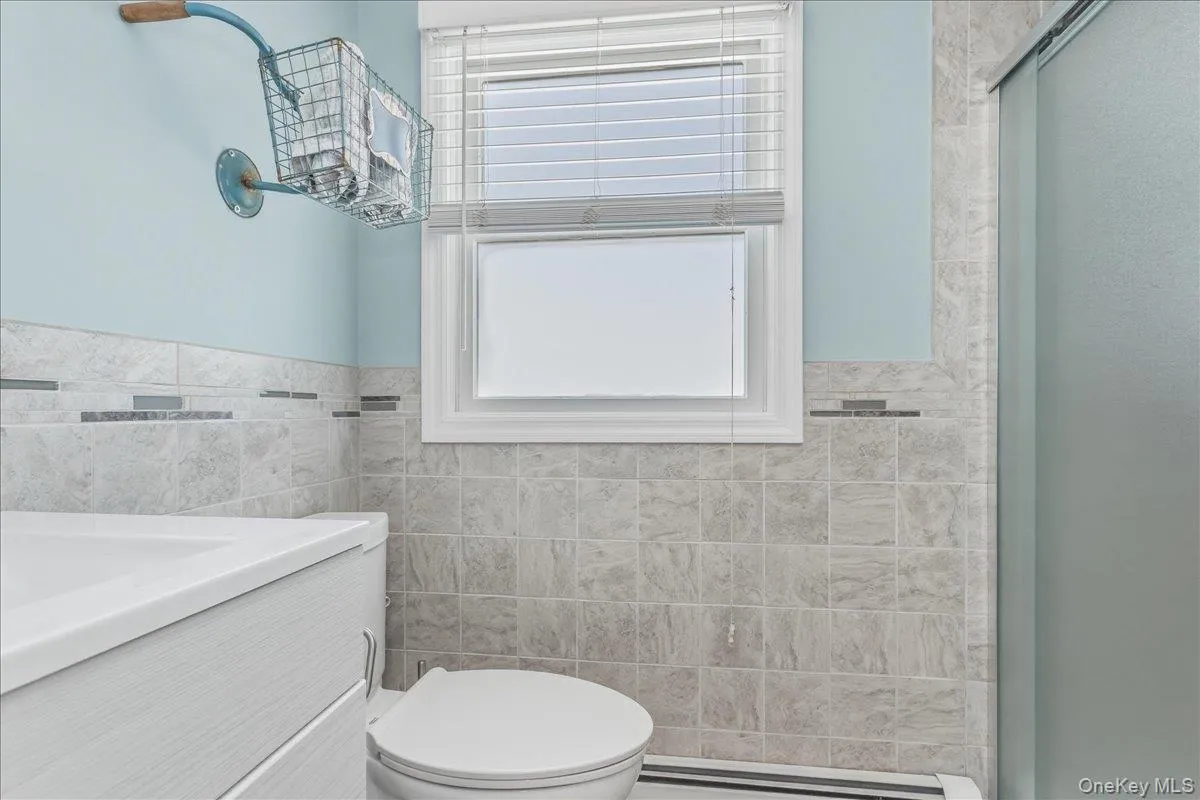 72 Circle Drive, Babylon, NY, 4 Bedrooms Bedrooms, 12 Rooms Rooms,3 BathroomsBathrooms,Residential,For Rent,Circle,0,1020694 72 Circle Drive, Babylon, NY, 4 Bedrooms Bedrooms, 12 Rooms Rooms,3 BathroomsBathrooms,Residential,For Rent,Circle,0,1020694