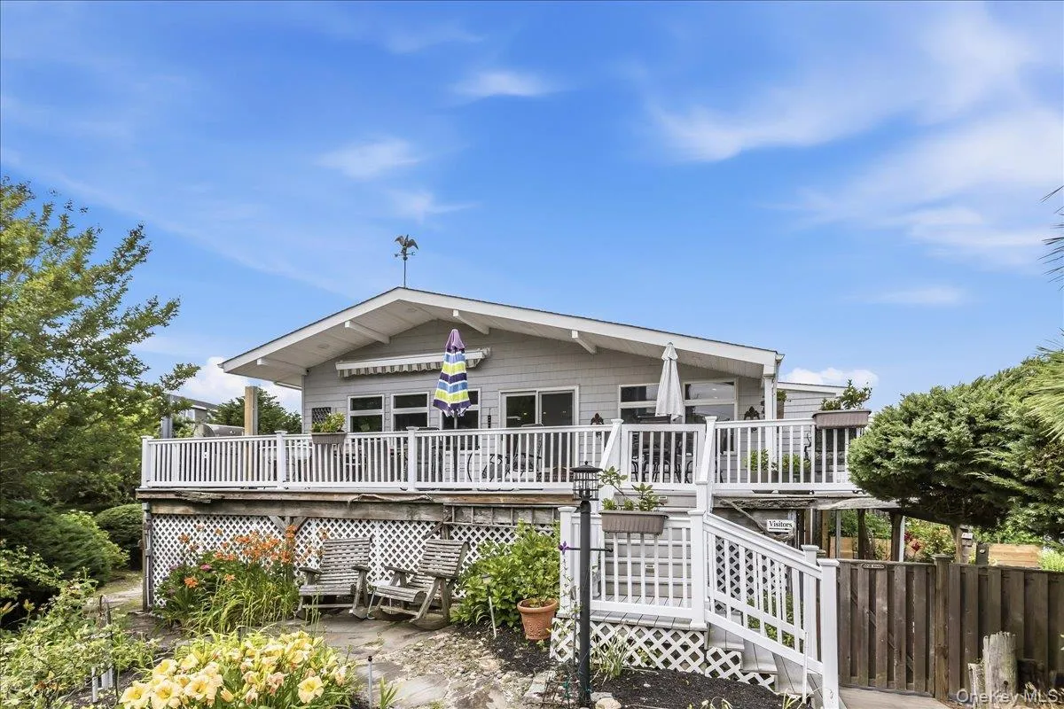72 Circle Drive, Babylon, NY, 4 Bedrooms Bedrooms, 12 Rooms Rooms,3 BathroomsBathrooms,Residential,For Rent,Circle,0,1020694 72 Circle Drive, Babylon, NY, 4 Bedrooms Bedrooms, 12 Rooms Rooms,3 BathroomsBathrooms,Residential,For Rent,Circle,0,1020694