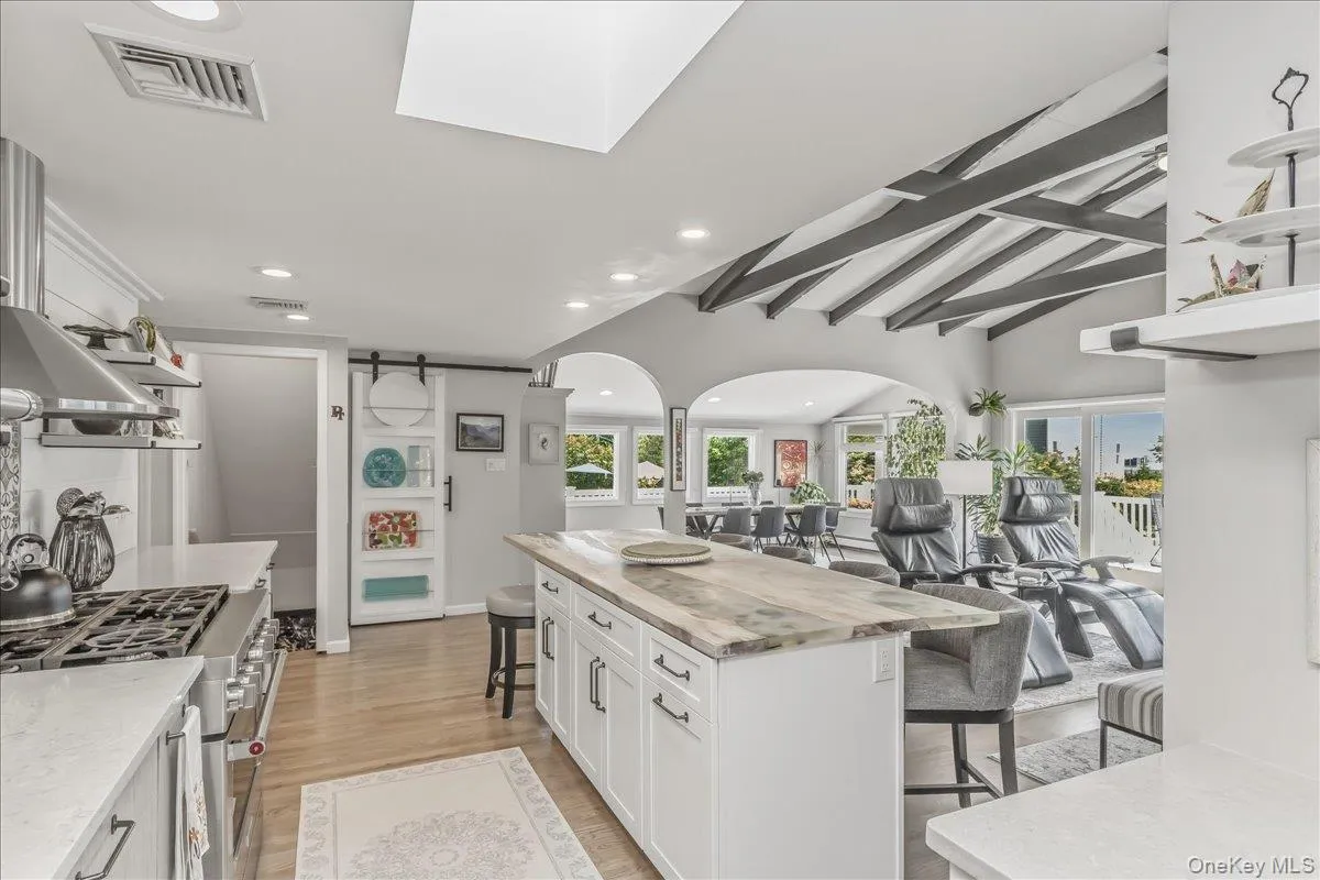72 Circle Drive, Babylon, NY, 4 Bedrooms Bedrooms, 12 Rooms Rooms,3 BathroomsBathrooms,Residential,For Rent,Circle,0,1020694 72 Circle Drive, Babylon, NY, 4 Bedrooms Bedrooms, 12 Rooms Rooms,3 BathroomsBathrooms,Residential,For Rent,Circle,0,1020694