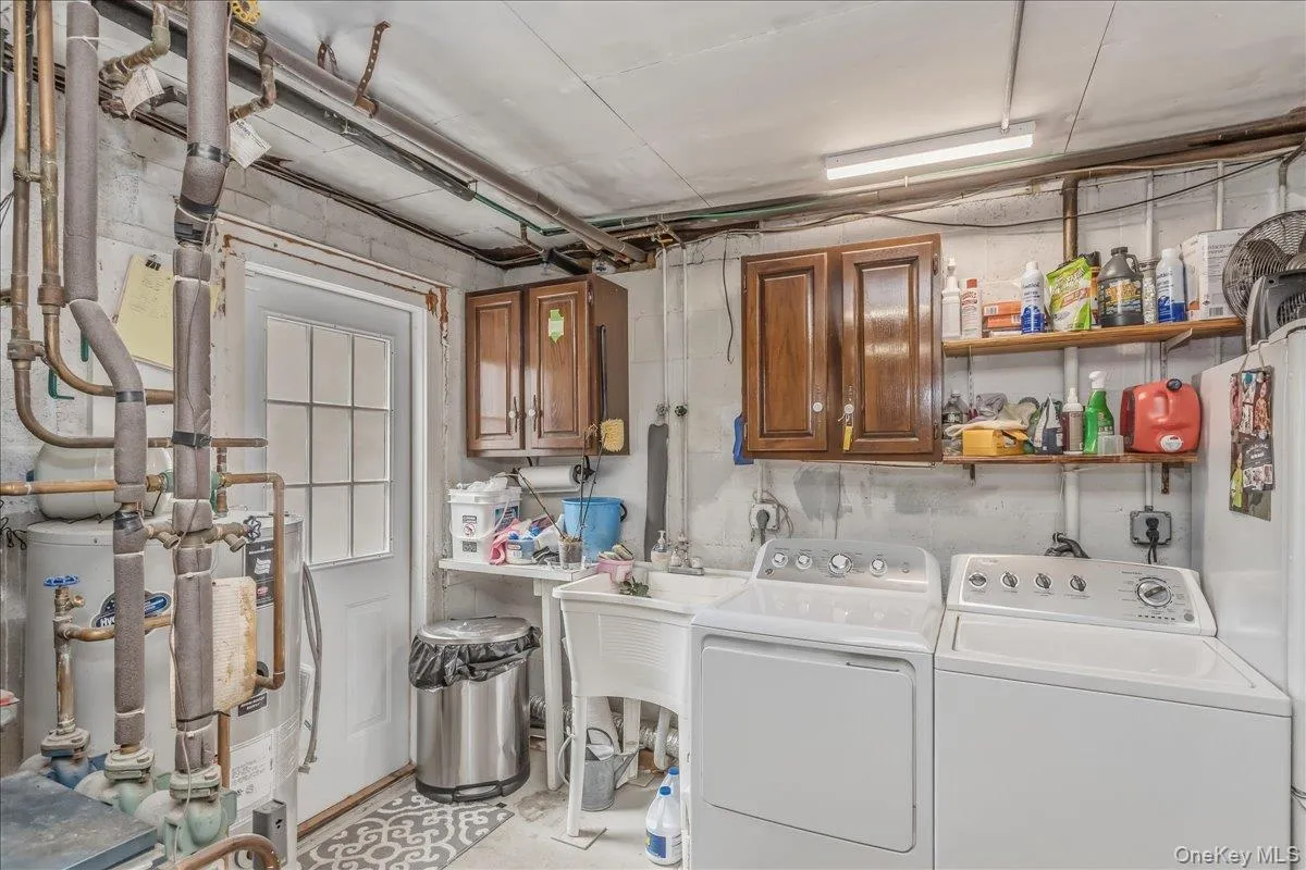 72 Circle Drive, Babylon, NY, 4 Bedrooms Bedrooms, 12 Rooms Rooms,3 BathroomsBathrooms,Residential,For Rent,Circle,0,1020694 72 Circle Drive, Babylon, NY, 4 Bedrooms Bedrooms, 12 Rooms Rooms,3 BathroomsBathrooms,Residential,For Rent,Circle,0,1020694