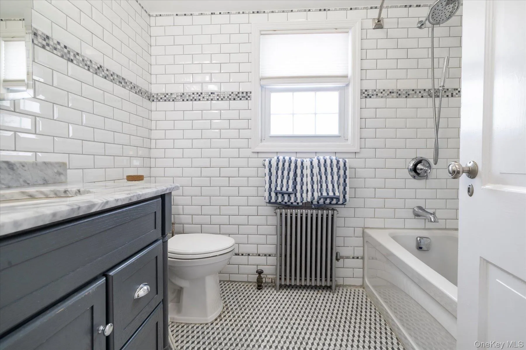 41 Hart Street, Hempstead, NY, 3 Bedrooms Bedrooms, 7 Rooms Rooms,1 BathroomBathrooms,Residential,For Rent,Hart,0,1020696 41 Hart Street, Hempstead, NY, 3 Bedrooms Bedrooms, 7 Rooms Rooms,1 BathroomBathrooms,Residential,For Rent,Hart,0,1020696