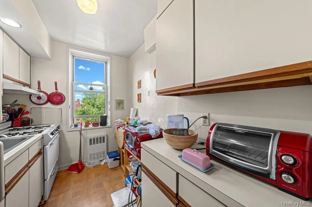 31-85 Crescent Street, New York, NY, 1 Bedroom Bedrooms, 4 Rooms Rooms,1 BathroomBathrooms,Residential,For Rent,Crescent,0,1020703 31-85 Crescent Street, New York, NY, 1 Bedroom Bedrooms, 4 Rooms Rooms,1 BathroomBathrooms,Residential,For Rent,Crescent,0,1020703