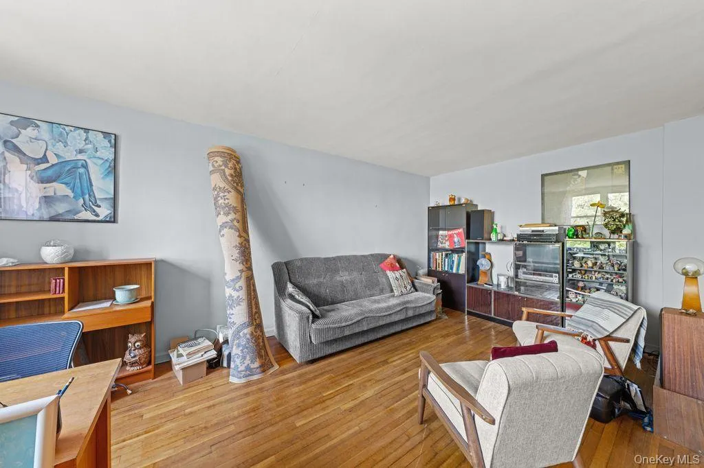 31-85 Crescent Street, New York, NY, 1 Bedroom Bedrooms, 4 Rooms Rooms,1 BathroomBathrooms,Residential,For Rent,Crescent,0,1020703 31-85 Crescent Street, New York, NY, 1 Bedroom Bedrooms, 4 Rooms Rooms,1 BathroomBathrooms,Residential,For Rent,Crescent,0,1020703