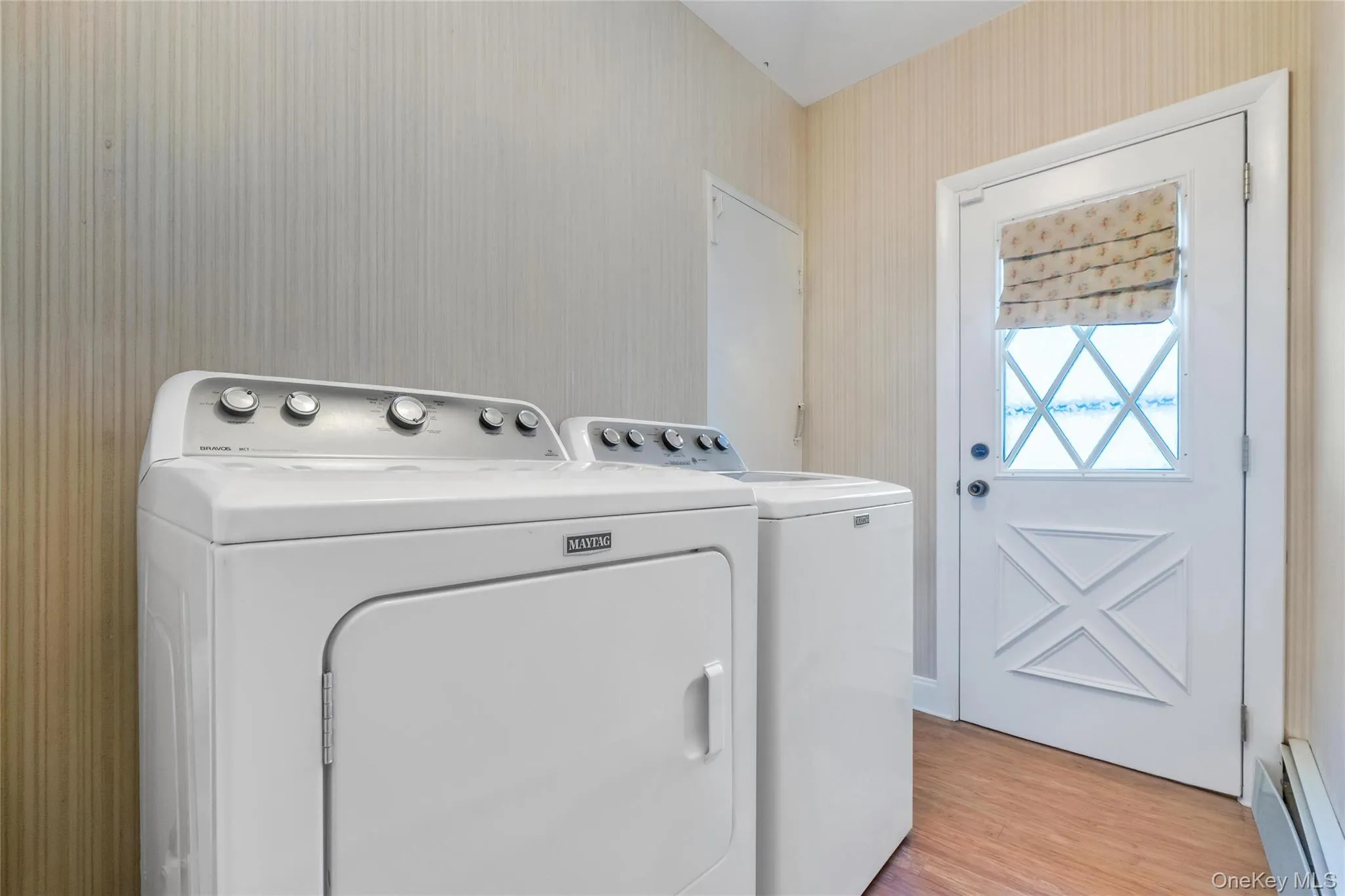 22 Dover Hill Drive, Smithtown, NY, 3 Bedrooms Bedrooms, 6 Rooms Rooms,2 BathroomsBathrooms,Residential,For Rent,Dover Hill,0,1020707 22 Dover Hill Drive, Smithtown, NY, 3 Bedrooms Bedrooms, 6 Rooms Rooms,2 BathroomsBathrooms,Residential,For Rent,Dover Hill,0,1020707