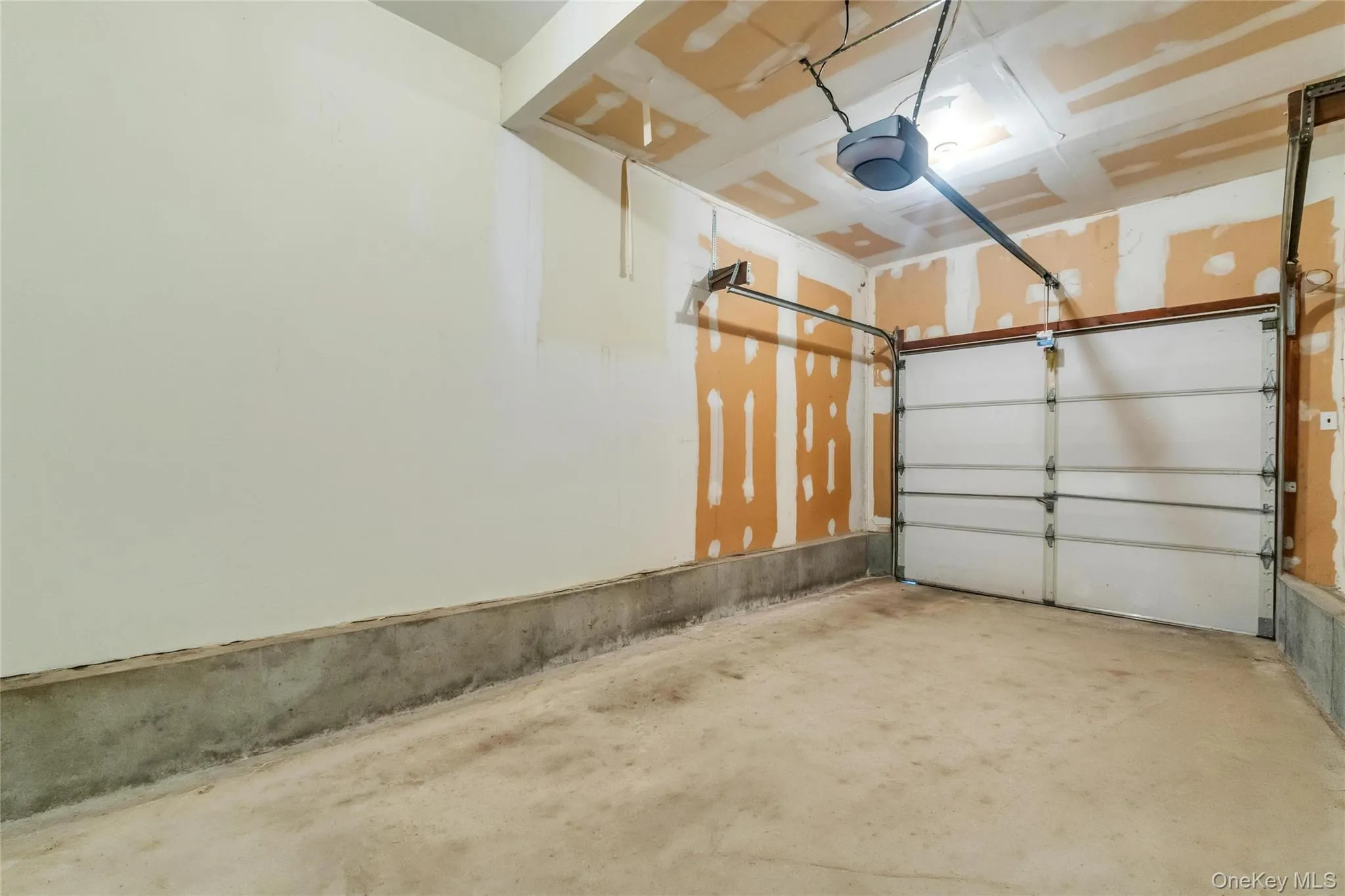 22 Dover Hill Drive, Smithtown, NY, 3 Bedrooms Bedrooms, 6 Rooms Rooms,2 BathroomsBathrooms,Residential,For Rent,Dover Hill,0,1020707 22 Dover Hill Drive, Smithtown, NY, 3 Bedrooms Bedrooms, 6 Rooms Rooms,2 BathroomsBathrooms,Residential,For Rent,Dover Hill,0,1020707