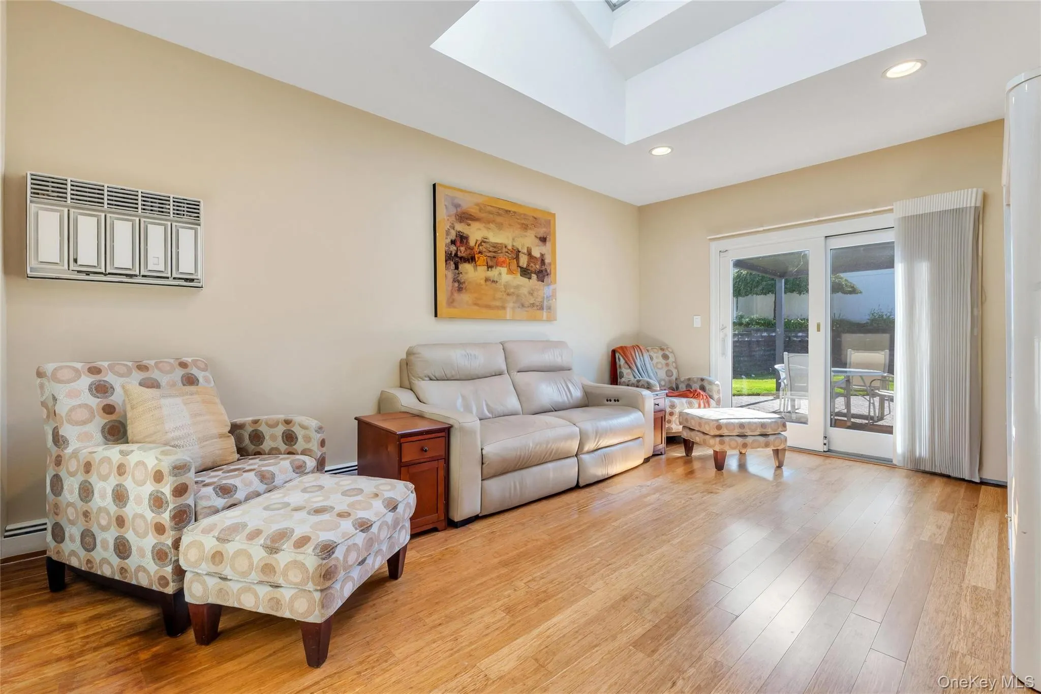 22 Dover Hill Drive, Smithtown, NY, 3 Bedrooms Bedrooms, 6 Rooms Rooms,2 BathroomsBathrooms,Residential,For Rent,Dover Hill,0,1020707 22 Dover Hill Drive, Smithtown, NY, 3 Bedrooms Bedrooms, 6 Rooms Rooms,2 BathroomsBathrooms,Residential,For Rent,Dover Hill,0,1020707