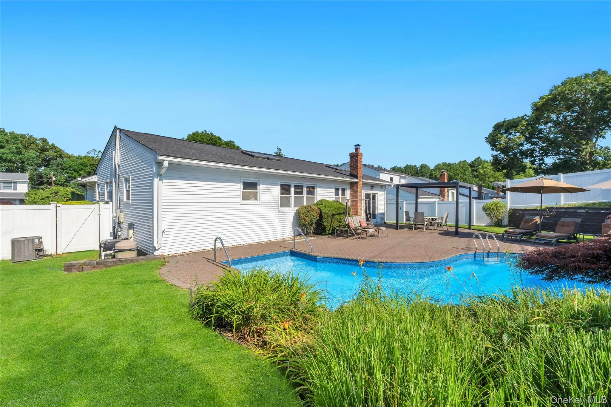 22 Dover Hill Drive, Smithtown, NY, 3 Bedrooms Bedrooms, 6 Rooms Rooms,2 BathroomsBathrooms,Residential,For Rent,Dover Hill,0,1020707 22 Dover Hill Drive, Smithtown, NY, 3 Bedrooms Bedrooms, 6 Rooms Rooms,2 BathroomsBathrooms,Residential,For Rent,Dover Hill,0,1020707