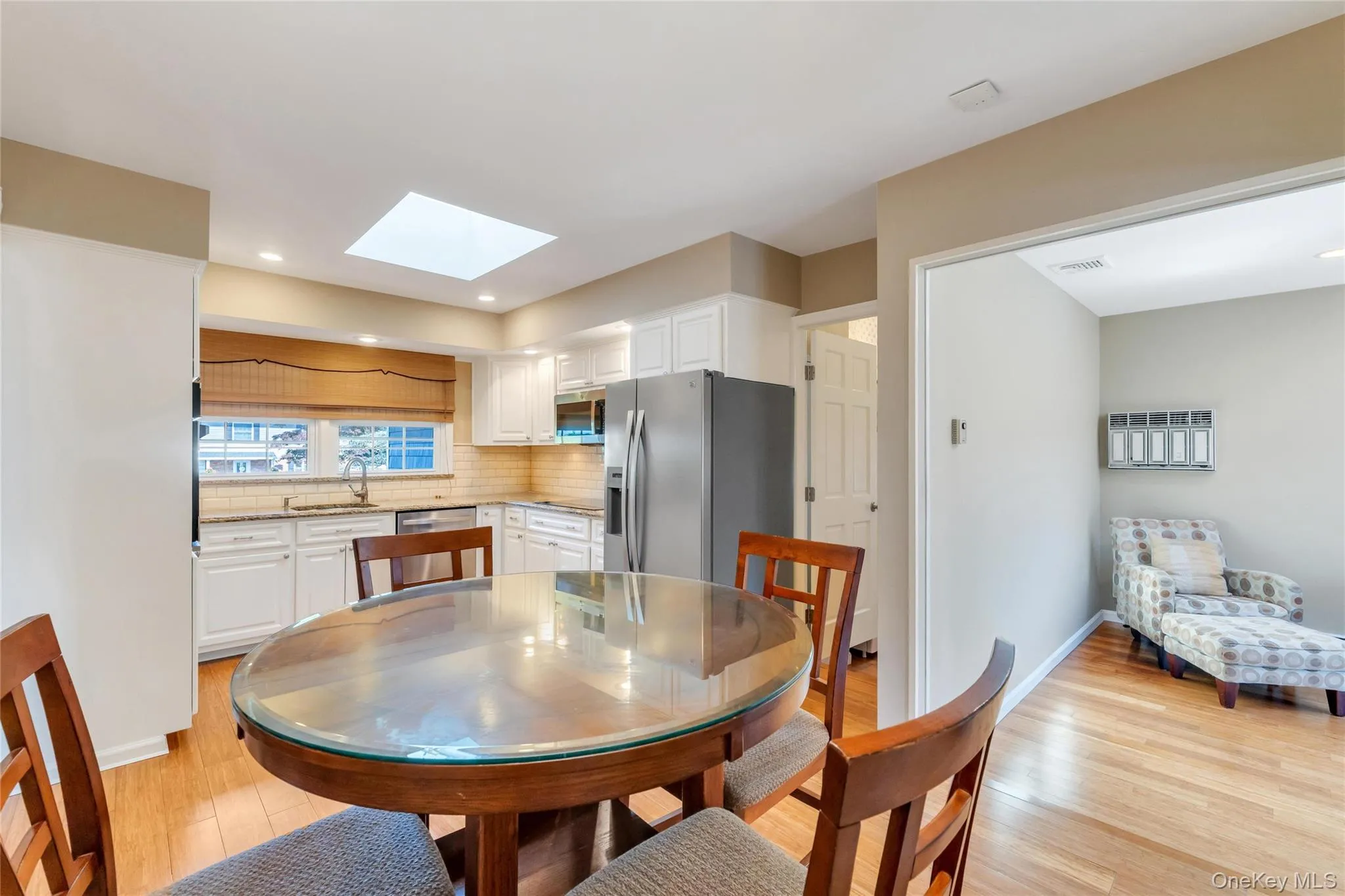 22 Dover Hill Drive, Smithtown, NY, 3 Bedrooms Bedrooms, 6 Rooms Rooms,2 BathroomsBathrooms,Residential,For Rent,Dover Hill,0,1020707 22 Dover Hill Drive, Smithtown, NY, 3 Bedrooms Bedrooms, 6 Rooms Rooms,2 BathroomsBathrooms,Residential,For Rent,Dover Hill,0,1020707