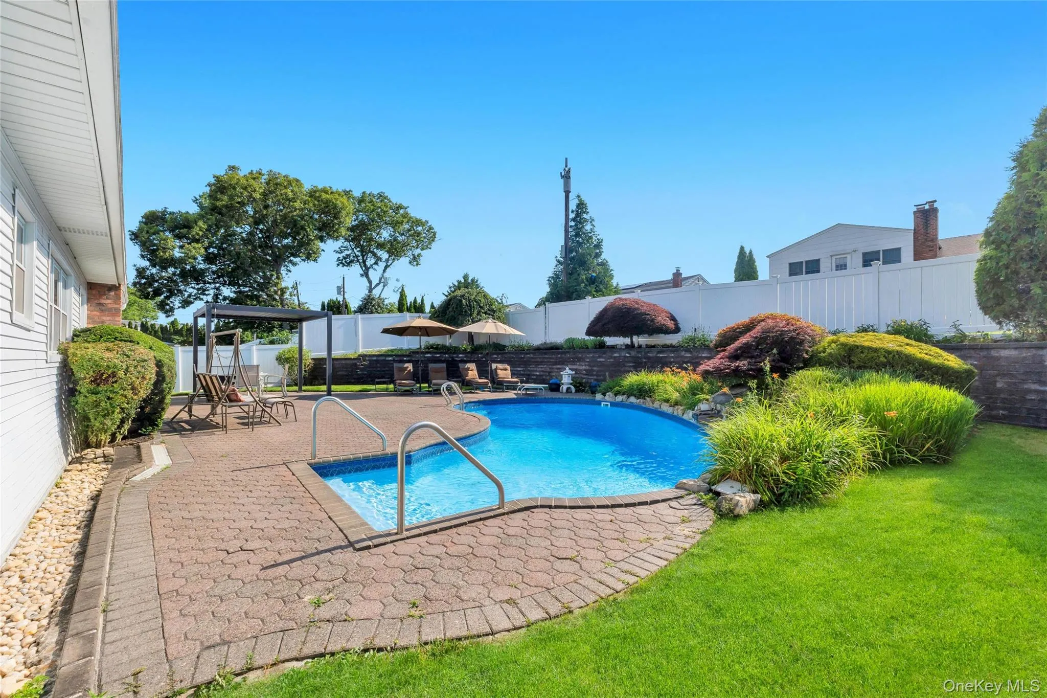22 Dover Hill Drive, Smithtown, NY, 3 Bedrooms Bedrooms, 6 Rooms Rooms,2 BathroomsBathrooms,Residential,For Rent,Dover Hill,0,1020707 22 Dover Hill Drive, Smithtown, NY, 3 Bedrooms Bedrooms, 6 Rooms Rooms,2 BathroomsBathrooms,Residential,For Rent,Dover Hill,0,1020707