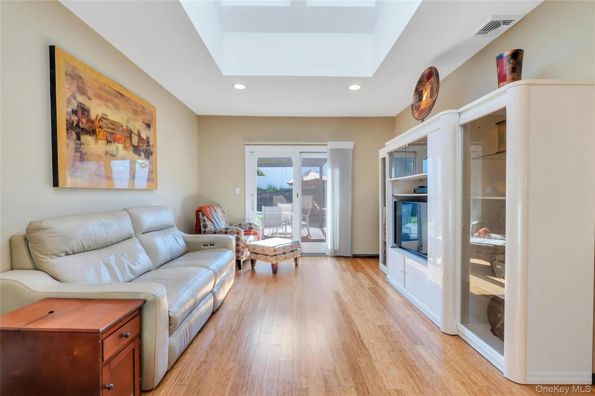 22 Dover Hill Drive, Smithtown, NY, 3 Bedrooms Bedrooms, 6 Rooms Rooms,2 BathroomsBathrooms,Residential,For Rent,Dover Hill,0,1020707 22 Dover Hill Drive, Smithtown, NY, 3 Bedrooms Bedrooms, 6 Rooms Rooms,2 BathroomsBathrooms,Residential,For Rent,Dover Hill,0,1020707