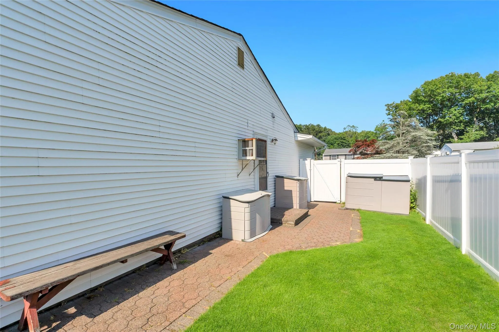 22 Dover Hill Drive, Smithtown, NY, 3 Bedrooms Bedrooms, 6 Rooms Rooms,2 BathroomsBathrooms,Residential,For Rent,Dover Hill,0,1020707 22 Dover Hill Drive, Smithtown, NY, 3 Bedrooms Bedrooms, 6 Rooms Rooms,2 BathroomsBathrooms,Residential,For Rent,Dover Hill,0,1020707