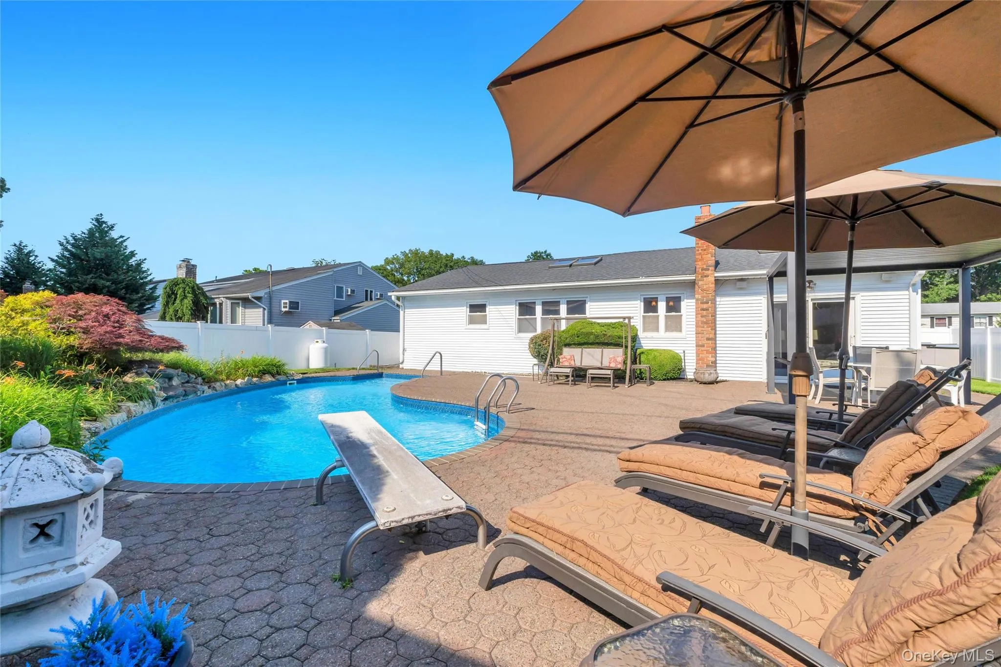 22 Dover Hill Drive, Smithtown, NY, 3 Bedrooms Bedrooms, 6 Rooms Rooms,2 BathroomsBathrooms,Residential,For Rent,Dover Hill,0,1020707 22 Dover Hill Drive, Smithtown, NY, 3 Bedrooms Bedrooms, 6 Rooms Rooms,2 BathroomsBathrooms,Residential,For Rent,Dover Hill,0,1020707