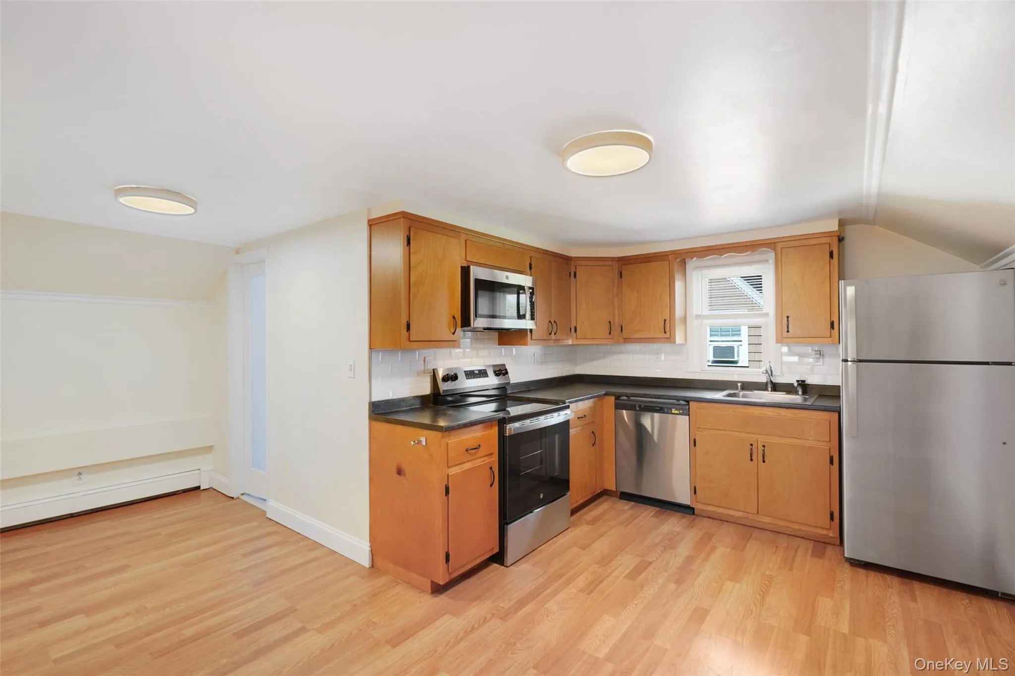 EIK with stainless steel appliances EIK with stainless steel appliances