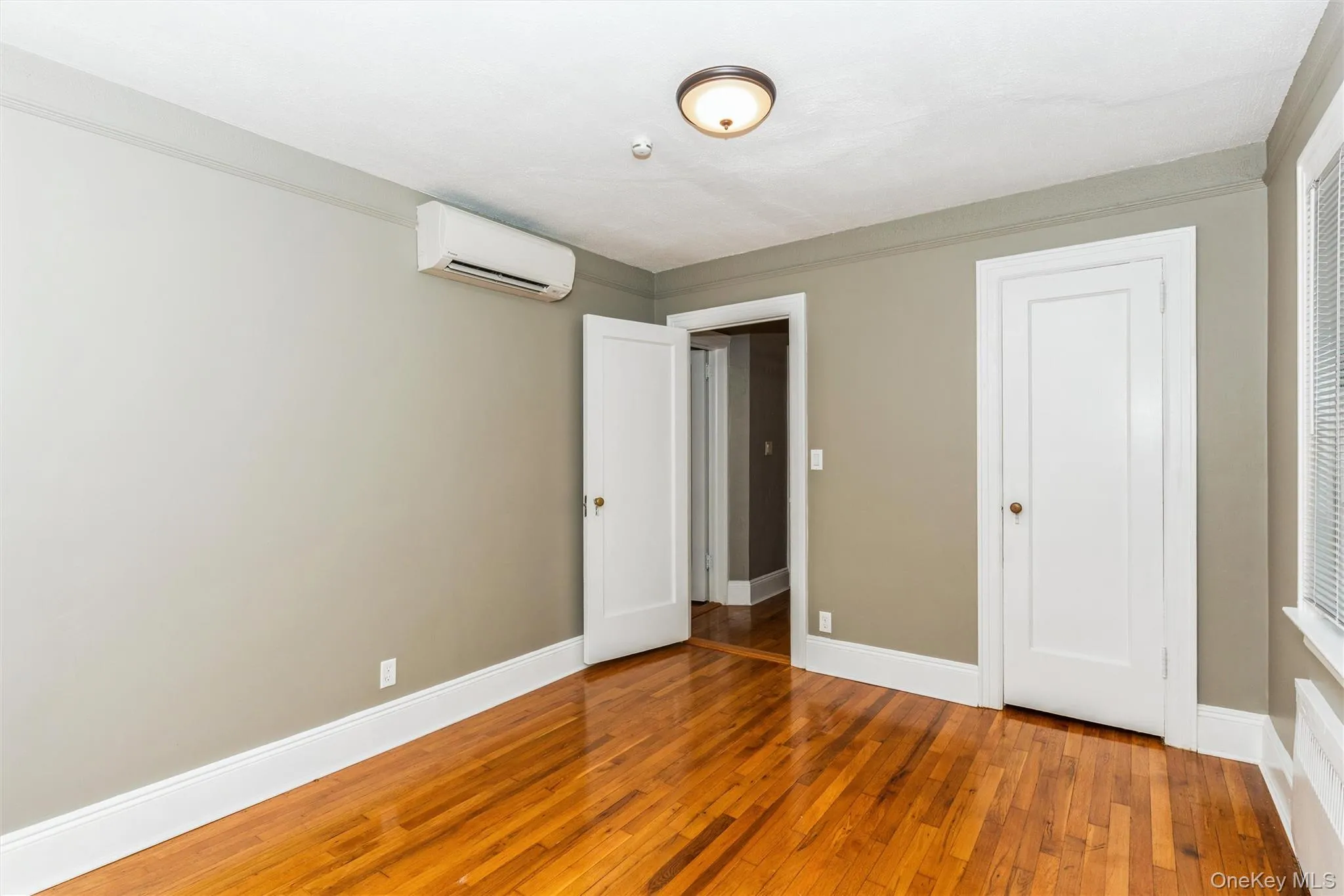 7 Bayview Terrace, North Hempstead, NY, 3 Bedrooms Bedrooms, 6 Rooms Rooms,3 BathroomsBathrooms,Residential Lease,For Rent,Bayview,0,1020715 7 Bayview Terrace, North Hempstead, NY, 3 Bedrooms Bedrooms, 6 Rooms Rooms,3 BathroomsBathrooms,Residential Lease,For Rent,Bayview,0,1020715
