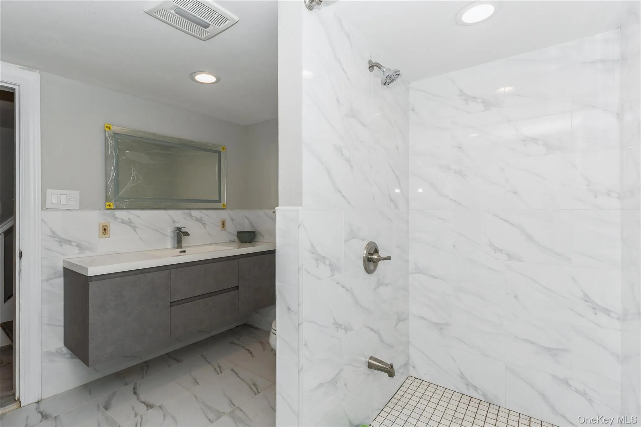 7 Bayview Terrace, North Hempstead, NY, 3 Bedrooms Bedrooms, 6 Rooms Rooms,3 BathroomsBathrooms,Residential Lease,For Rent,Bayview,0,1020715 7 Bayview Terrace, North Hempstead, NY, 3 Bedrooms Bedrooms, 6 Rooms Rooms,3 BathroomsBathrooms,Residential Lease,For Rent,Bayview,0,1020715