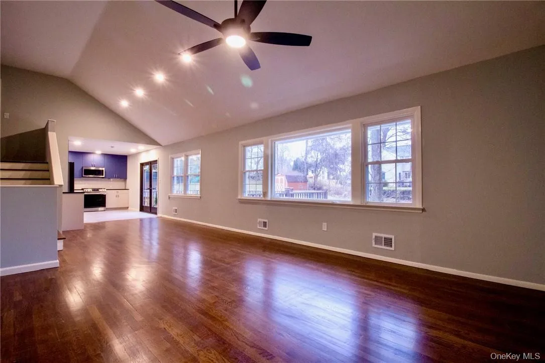 Family rm./Kitchen Family rm./Kitchen