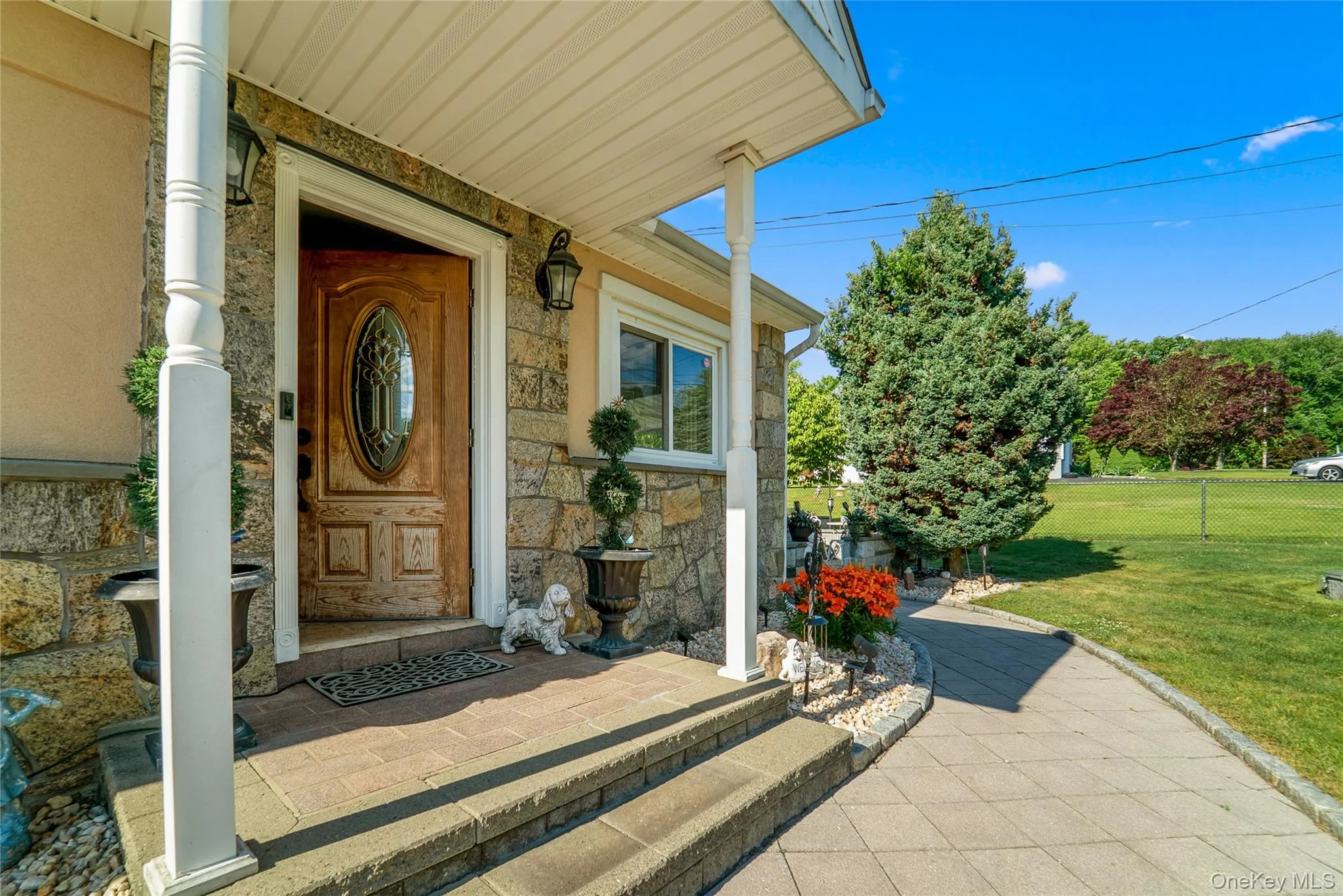 Thank you for touring 688 Pleasantview Court! Thank you for touring 688 Pleasantview Court!