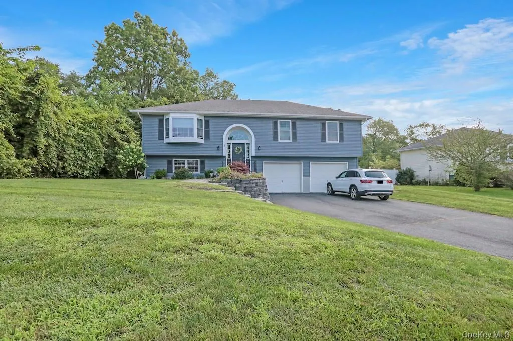 13 Jodphur Lane, Newburgh (town), NY, 4 Bedrooms Bedrooms, 9 Rooms Rooms,2 BathroomsBathrooms,Residential,For Rent,Jodphur,0,1020722 13 Jodphur Lane, Newburgh (town), NY, 4 Bedrooms Bedrooms, 9 Rooms Rooms,2 BathroomsBathrooms,Residential,For Rent,Jodphur,0,1020722