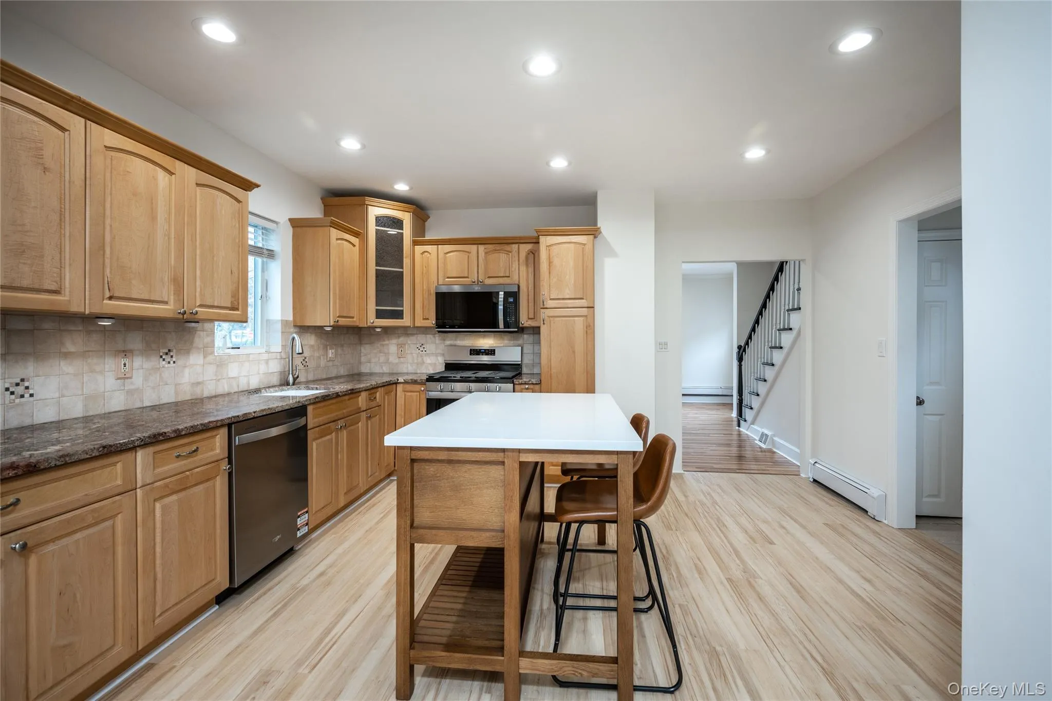 14 Deane Place, Mamaroneck, NY, 3 Bedrooms Bedrooms, 7 Rooms Rooms,2 BathroomsBathrooms,Residential Lease,For Rent,Deane,0,1020724 14 Deane Place, Mamaroneck, NY, 3 Bedrooms Bedrooms, 7 Rooms Rooms,2 BathroomsBathrooms,Residential Lease,For Rent,Deane,0,1020724