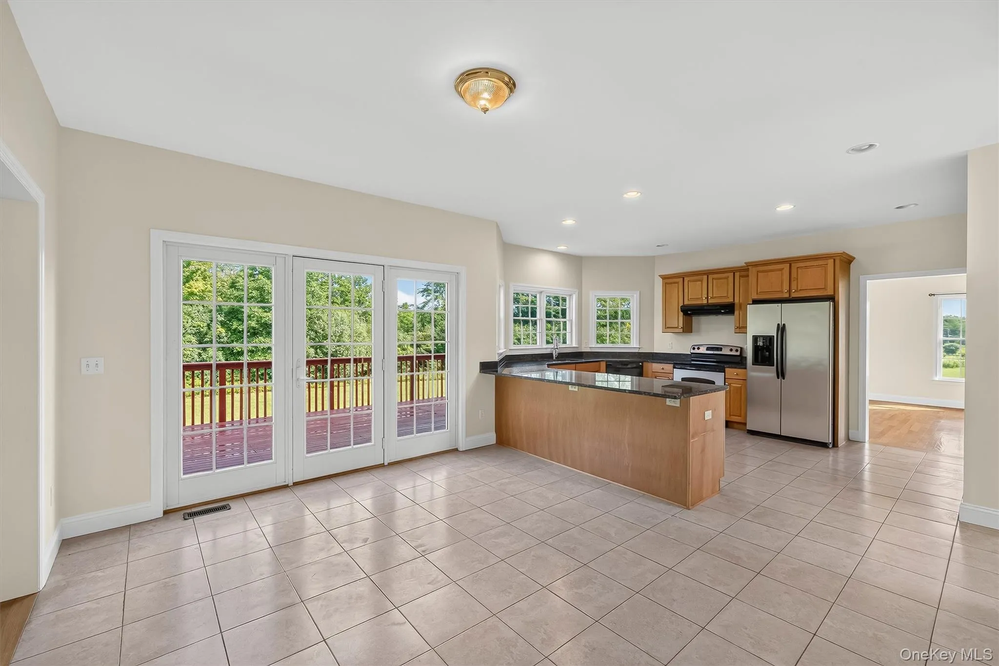 Eat in Kitchen w/ Access to Deck & Yard Eat in Kitchen w/ Access to Deck & Yard