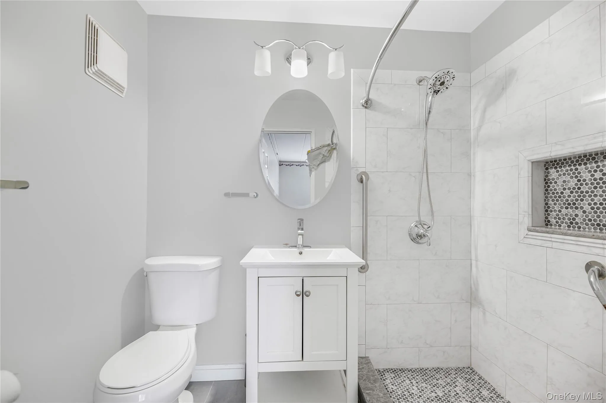 En suite bathroom En suite bathroom