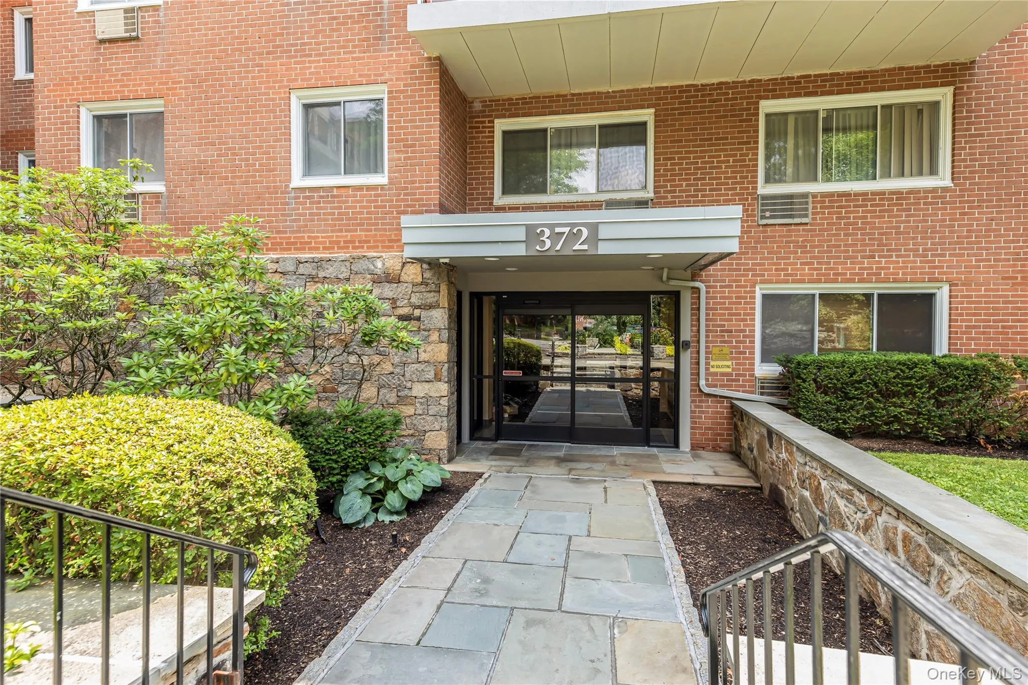 372 Central Park Avenue, Scarsdale, NY, 2 Bedrooms Bedrooms, 5 Rooms Rooms,2 BathroomsBathrooms,Residential,For Rent,Central Park,0,1020731 372 Central Park Avenue, Scarsdale, NY, 2 Bedrooms Bedrooms, 5 Rooms Rooms,2 BathroomsBathrooms,Residential,For Rent,Central Park,0,1020731