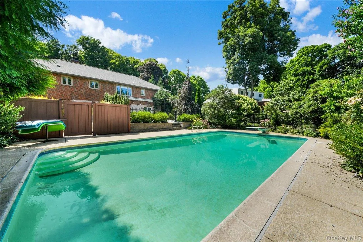 In ground pool with diving board and walk-in steps ... 38 ft wide ... 3FT low end up to 9FT deep end In ground pool with diving board and walk-in steps ... 38 ft wide ... 3FT low end up to 9FT deep end