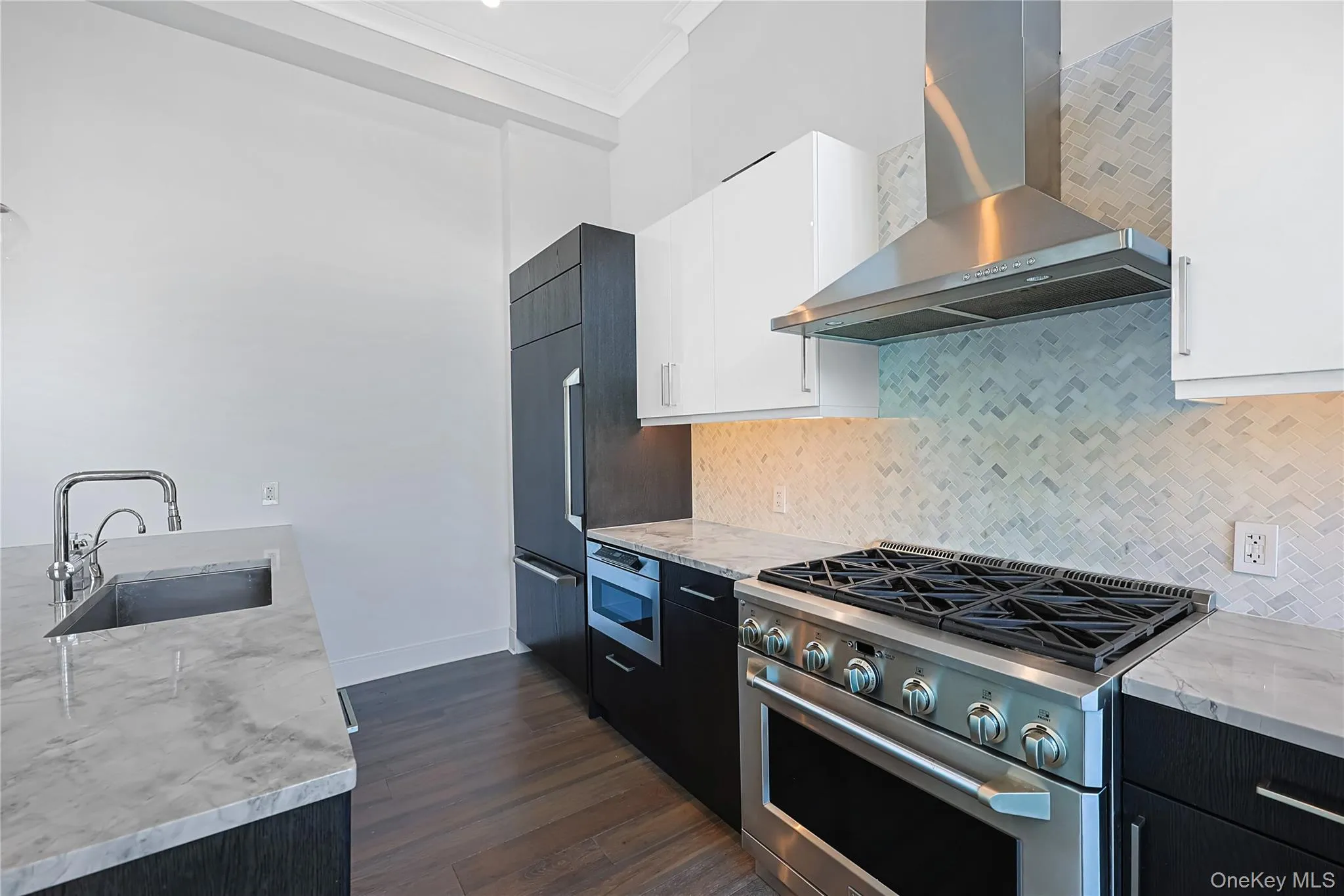 100 Garvies Point Road, Glen Cove, NY, 3 Bedrooms Bedrooms, 6 Rooms Rooms,3 BathroomsBathrooms,Residential,For Rent,Garvies Point,0,1020744 100 Garvies Point Road, Glen Cove, NY, 3 Bedrooms Bedrooms, 6 Rooms Rooms,3 BathroomsBathrooms,Residential,For Rent,Garvies Point,0,1020744