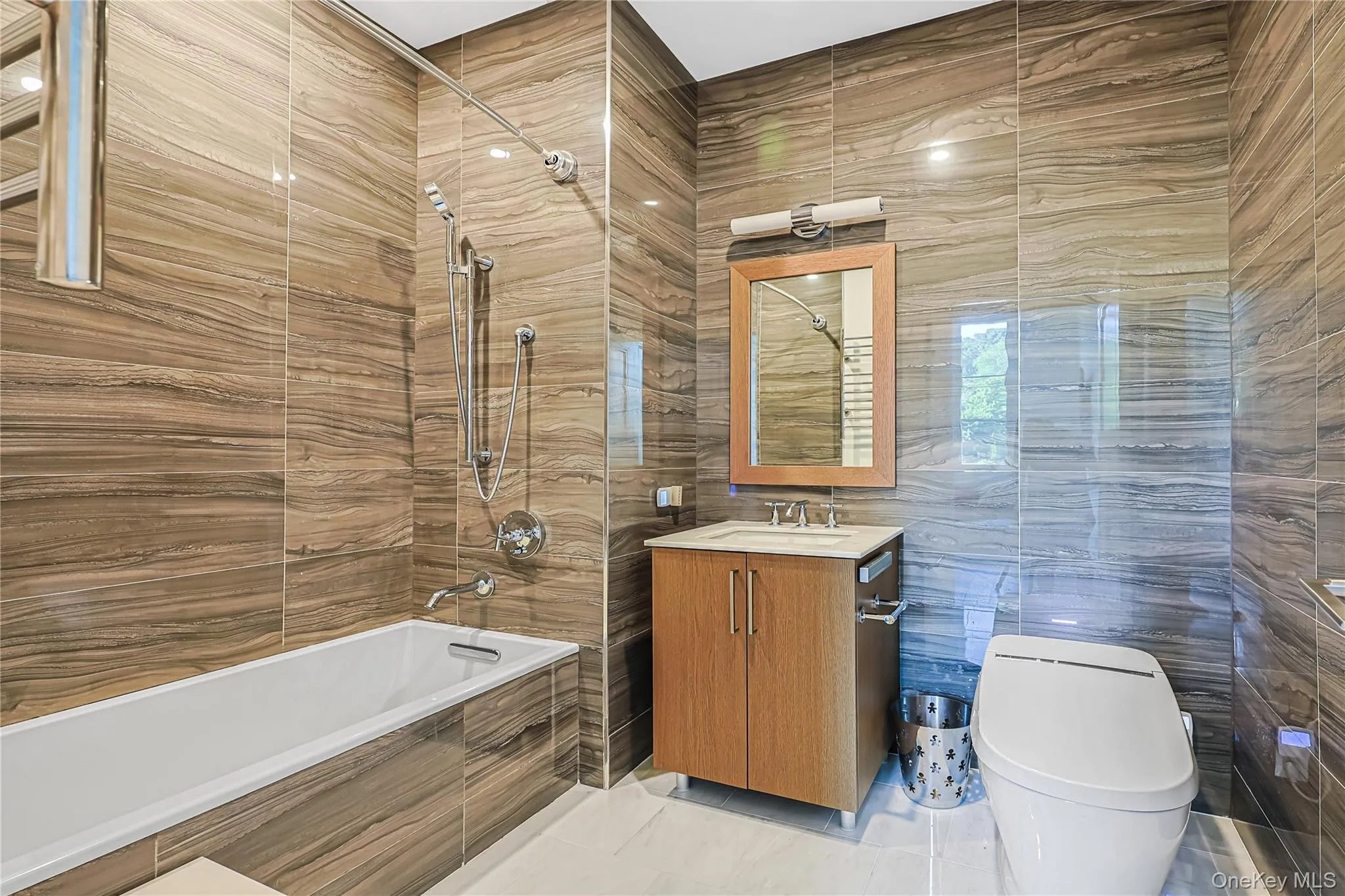 100 Garvies Point Road, Glen Cove, NY, 3 Bedrooms Bedrooms, 6 Rooms Rooms,3 BathroomsBathrooms,Residential,For Rent,Garvies Point,0,1020744 100 Garvies Point Road, Glen Cove, NY, 3 Bedrooms Bedrooms, 6 Rooms Rooms,3 BathroomsBathrooms,Residential,For Rent,Garvies Point,0,1020744