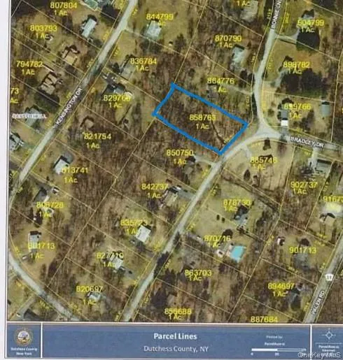 Sizeable lot in a prime location. Sizeable lot in a prime location.