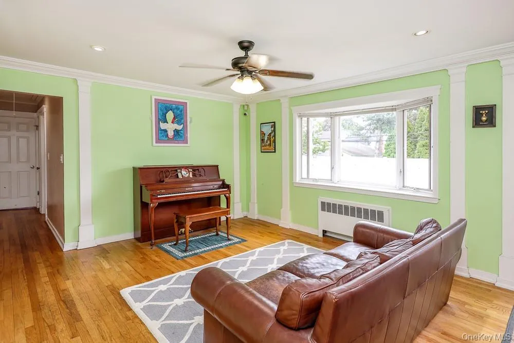 41 Cambria Road, Oyster Bay, NY, 4 Bedrooms Bedrooms, 7 Rooms Rooms,3 BathroomsBathrooms,Residential,For Rent,Cambria,0,1020752 41 Cambria Road, Oyster Bay, NY, 4 Bedrooms Bedrooms, 7 Rooms Rooms,3 BathroomsBathrooms,Residential,For Rent,Cambria,0,1020752